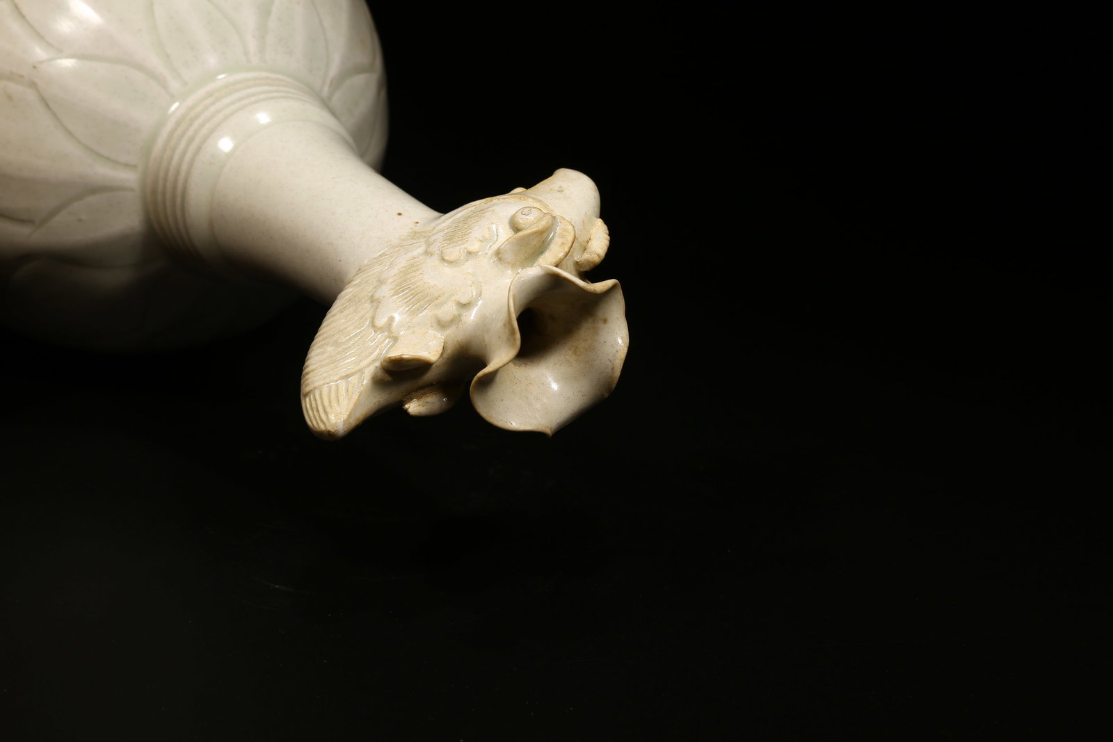 A DING WARE PHOENIX-HEAD EWER - 8