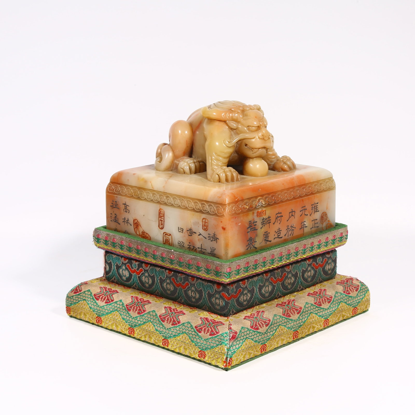 A SHOUSHAN STONE SEAL WITH BEAST-SHAPED KNOB: Shoushan stone seal with beast-shaped knob