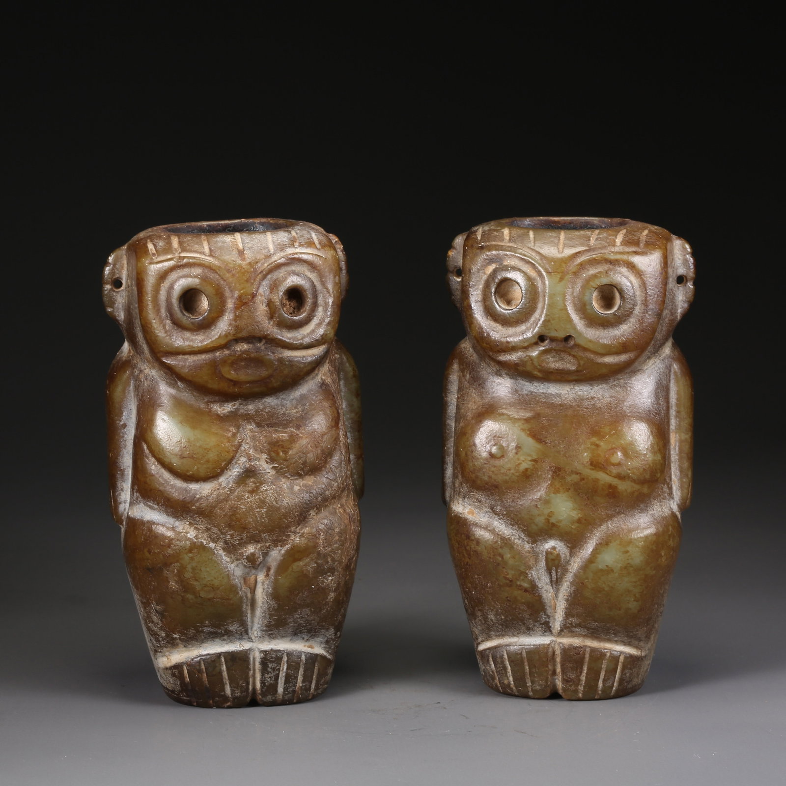 A ARCHAIC JADE MAJIAYAO CULTURE OIL LAMP SET: Archaic jade Majiayao culture oil lamp set
