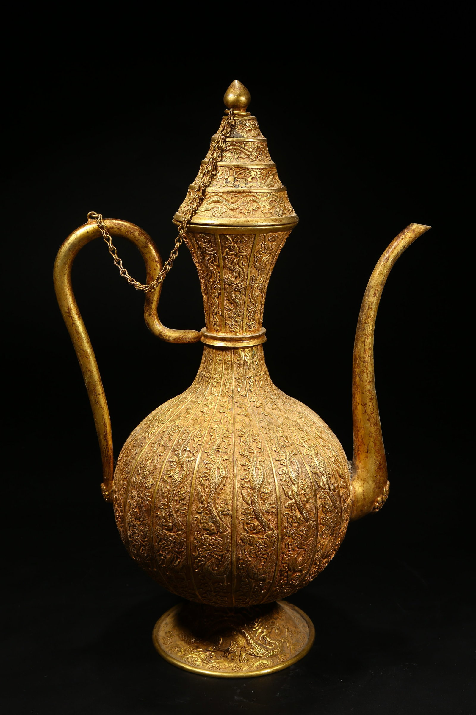 A GILT BRONZE EWER WITH DRAGON PATTERN - 7