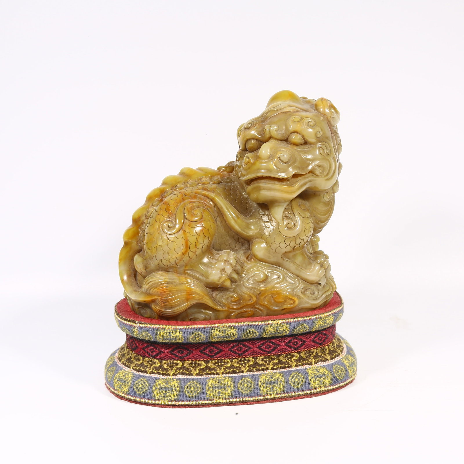 A SHOUSHAN STONE SEAL WITH AUSPICIOUS BEAST DESIGN: Shoushan stone seal with auspicious beast design