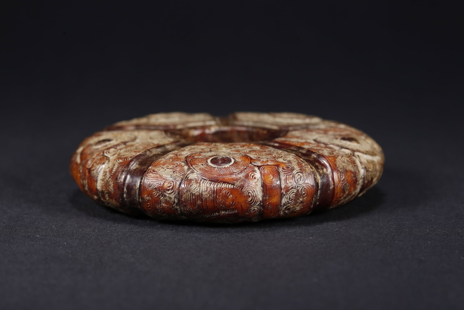 A ANCIENT JADE PENDANT - 4
