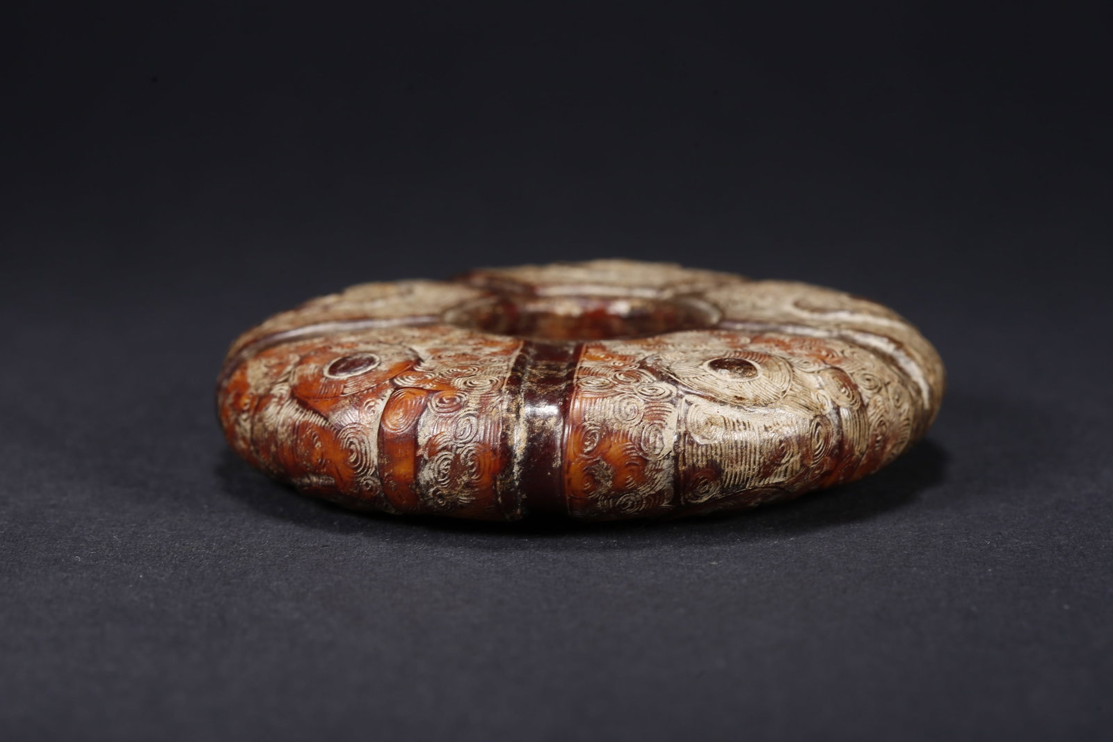 A ANCIENT JADE PENDANT - 5