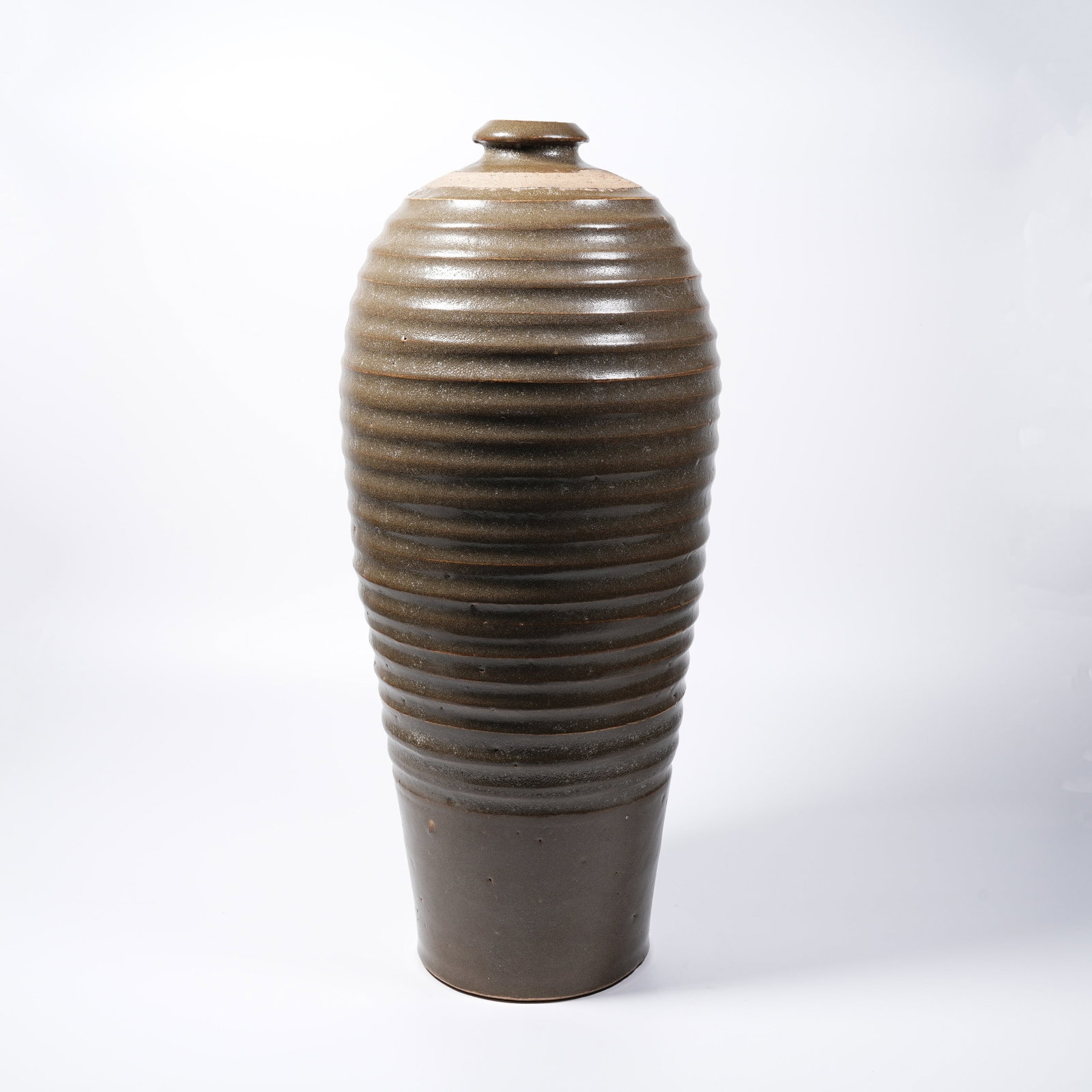 A TEA-DUST GLAZE STRING-PATTERN PLUM VASE - 7