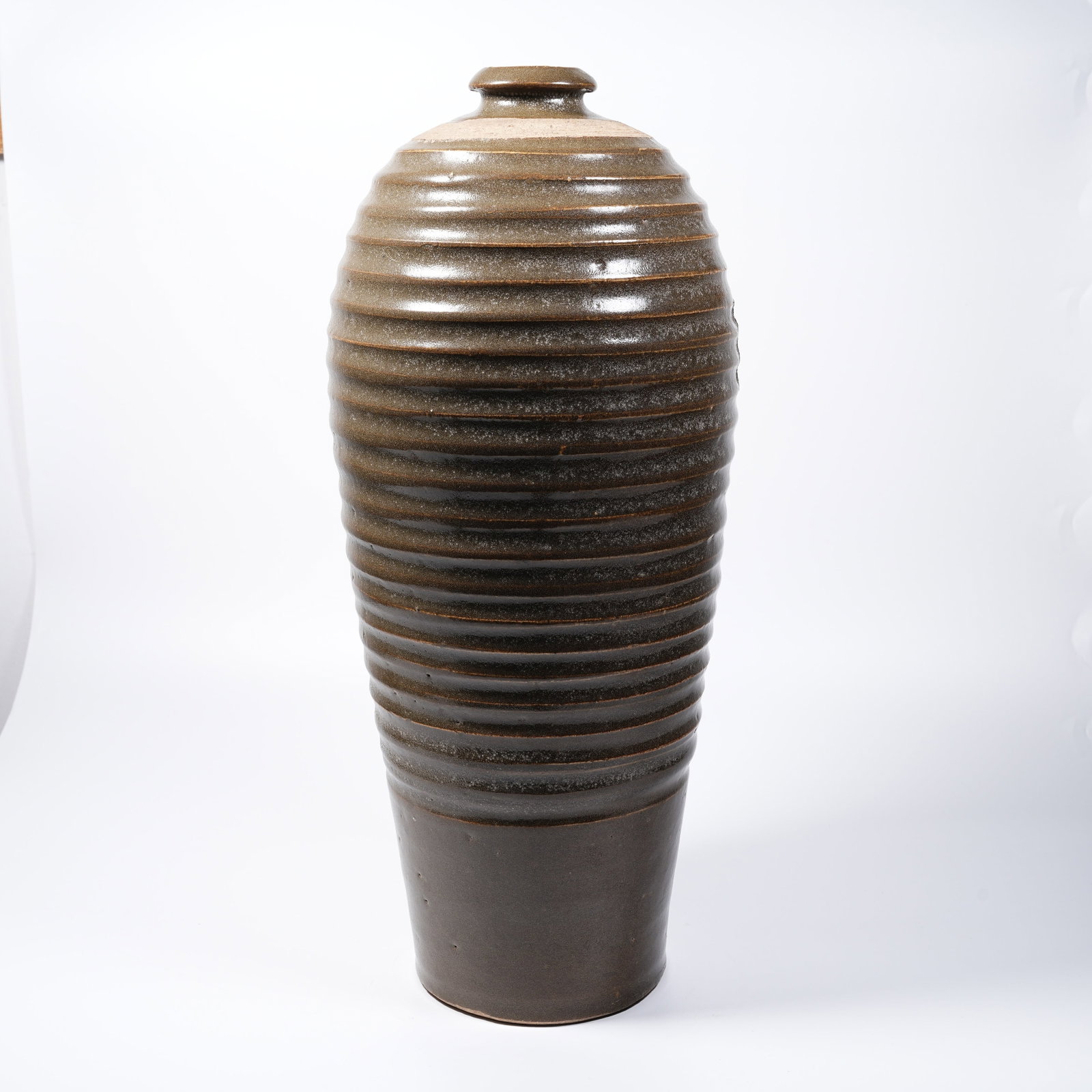 A TEA-DUST GLAZE STRING-PATTERN PLUM VASE - 8