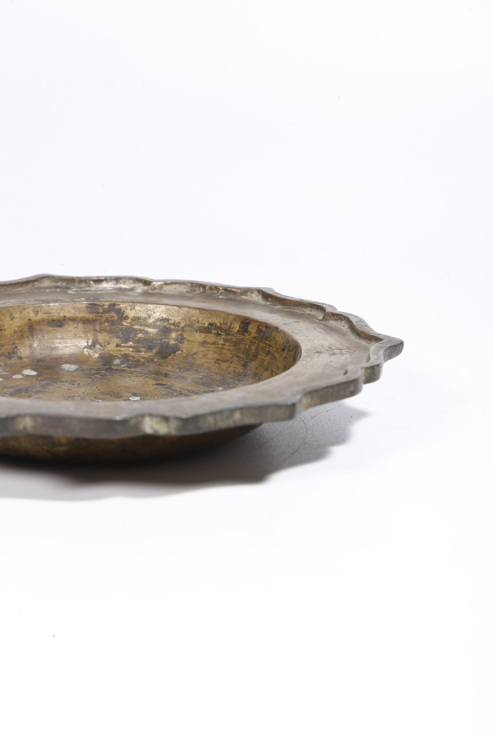 A BRONZE INCENSE TRAY - 8