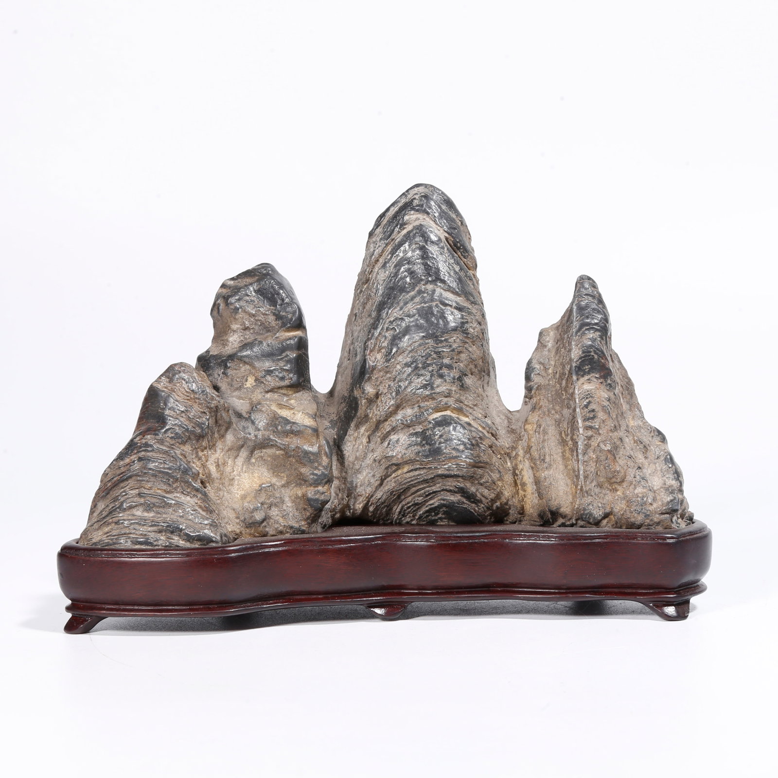 A STONE MOUNTAIN ORNAMENT: Stone Mountain Ornament