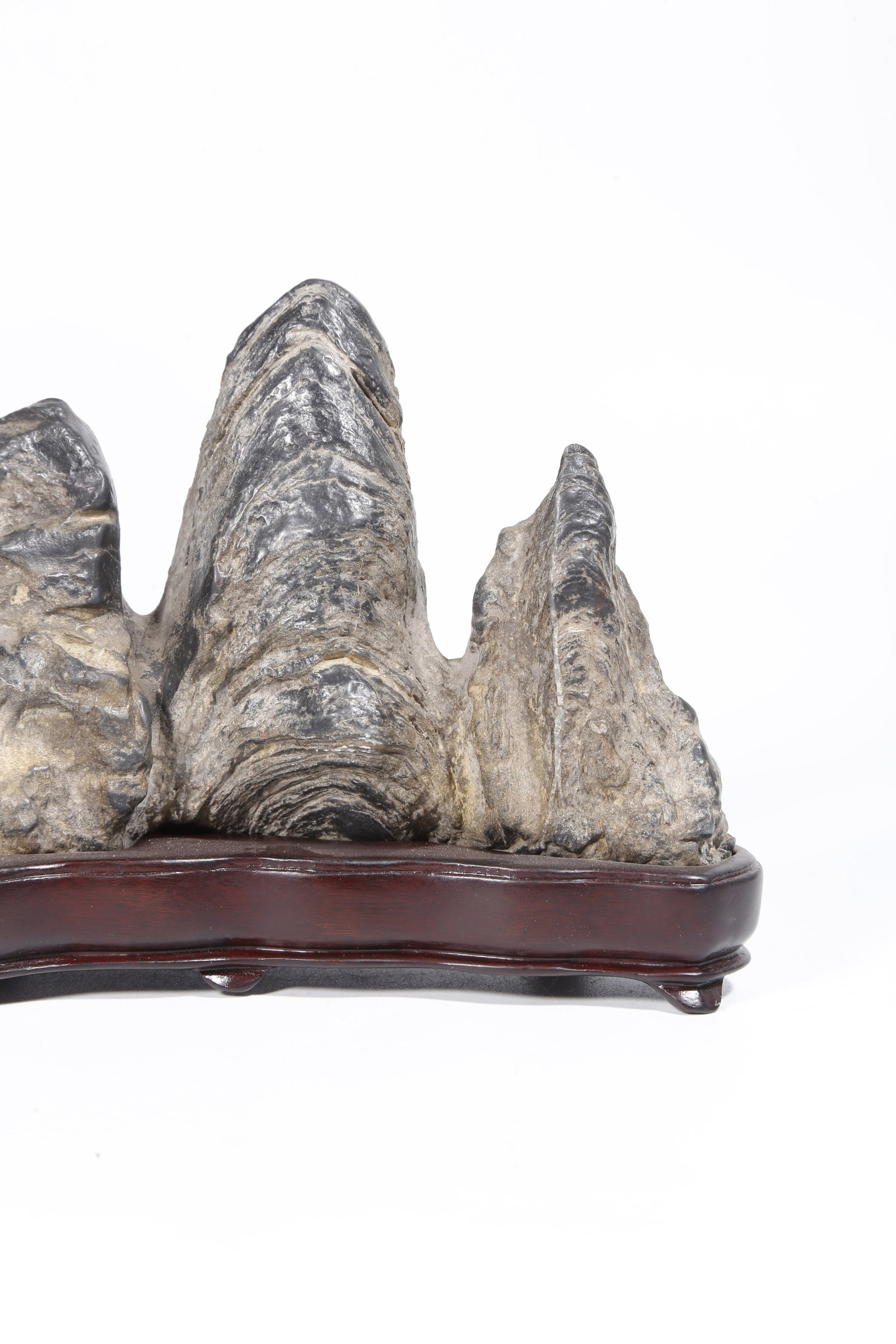 A STONE MOUNTAIN ORNAMENT - 3