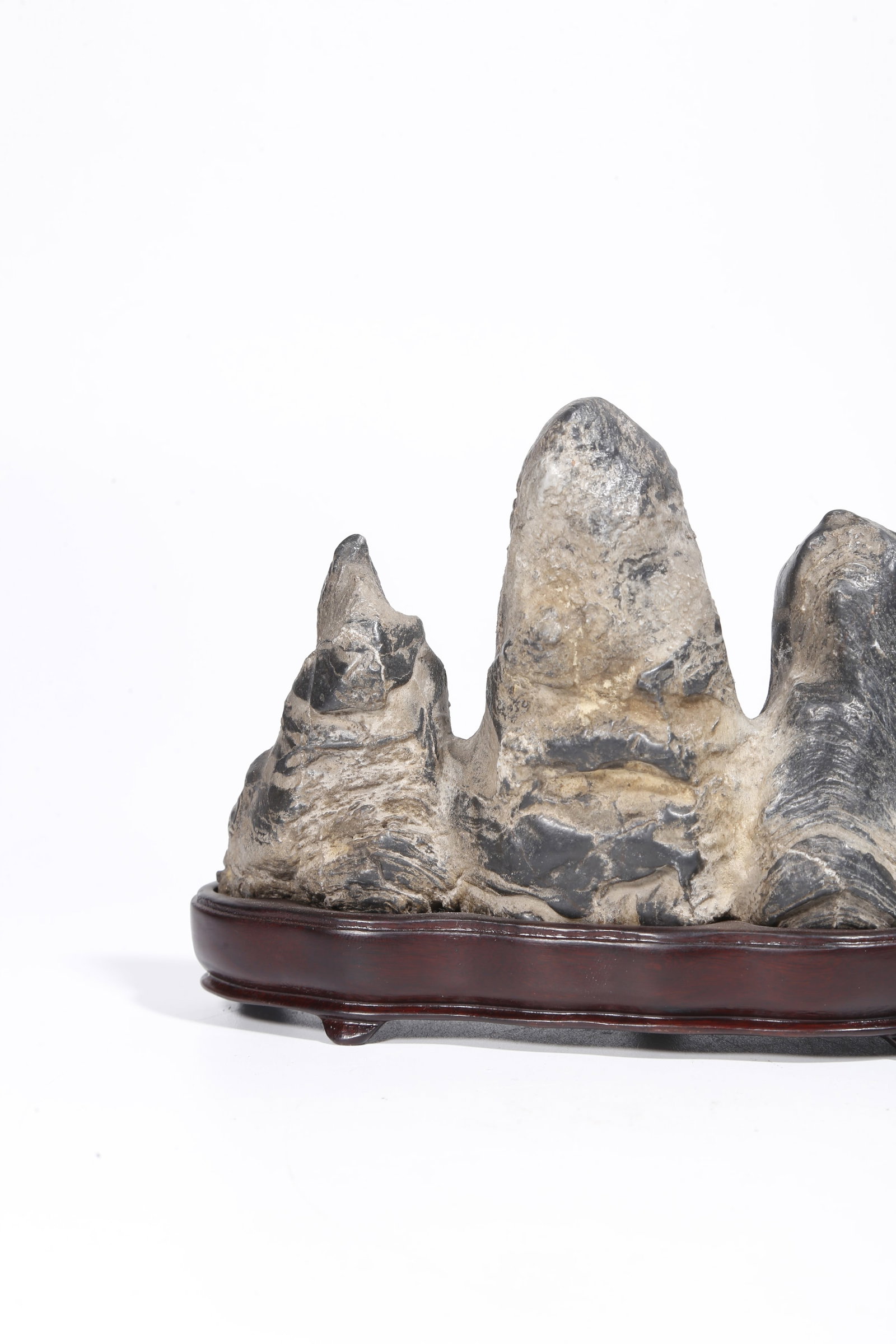 A STONE MOUNTAIN ORNAMENT - 6