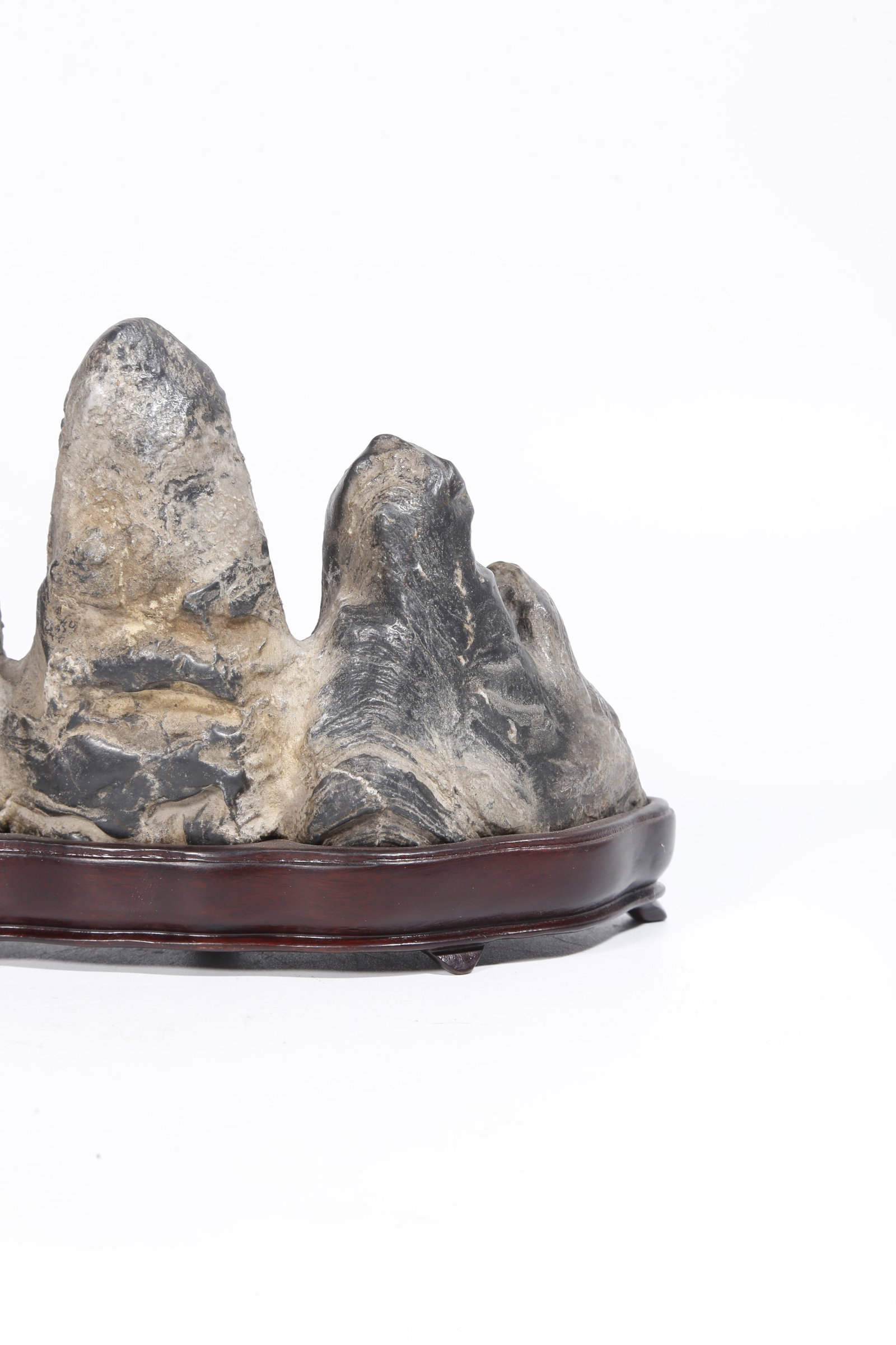 A STONE MOUNTAIN ORNAMENT - 7