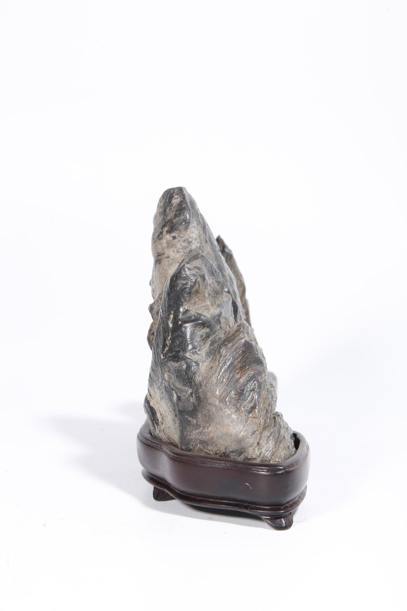 A STONE MOUNTAIN ORNAMENT - 8