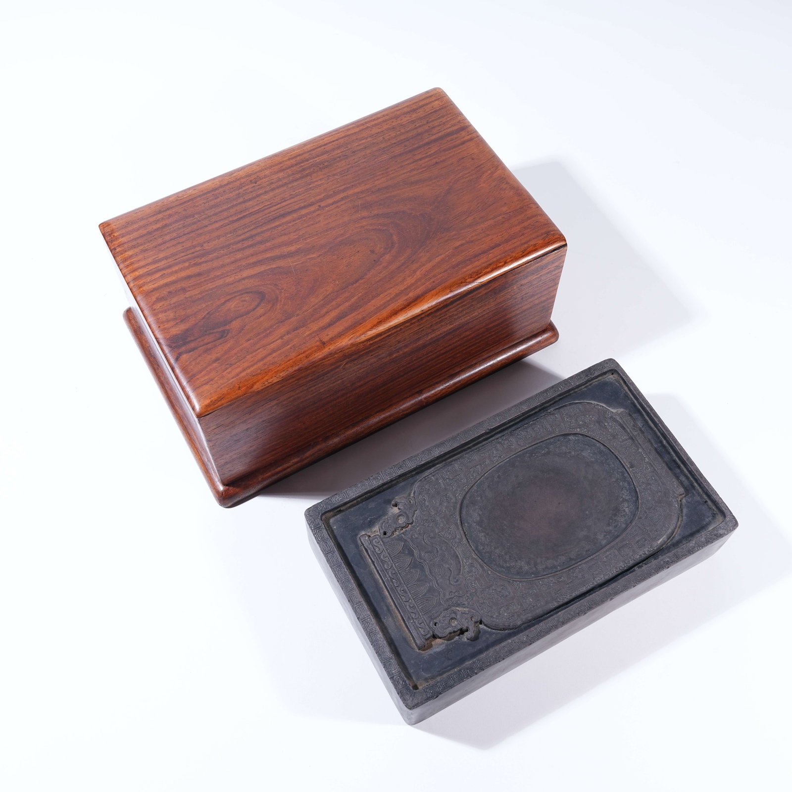 A DUAN STONE INK SLAB WITH ANTIQUE PATTERN (HUANGHUALI INK SLAB BOX) (1 of 8)