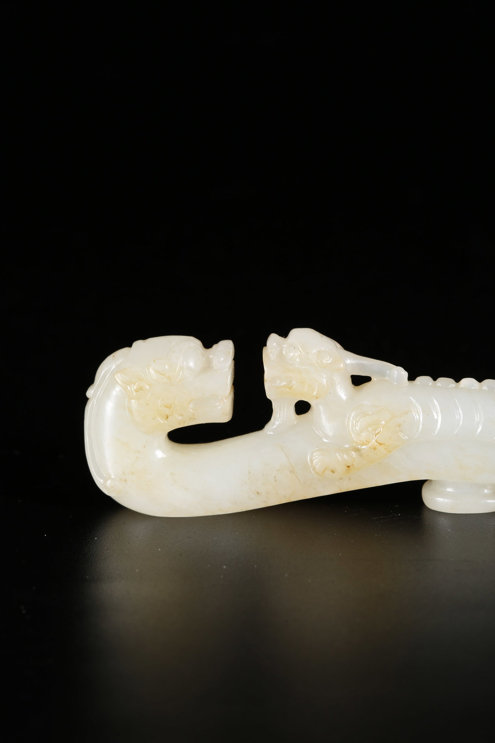 A HETIAN JADE DRAGON PATTERN BELT HOOK - 2