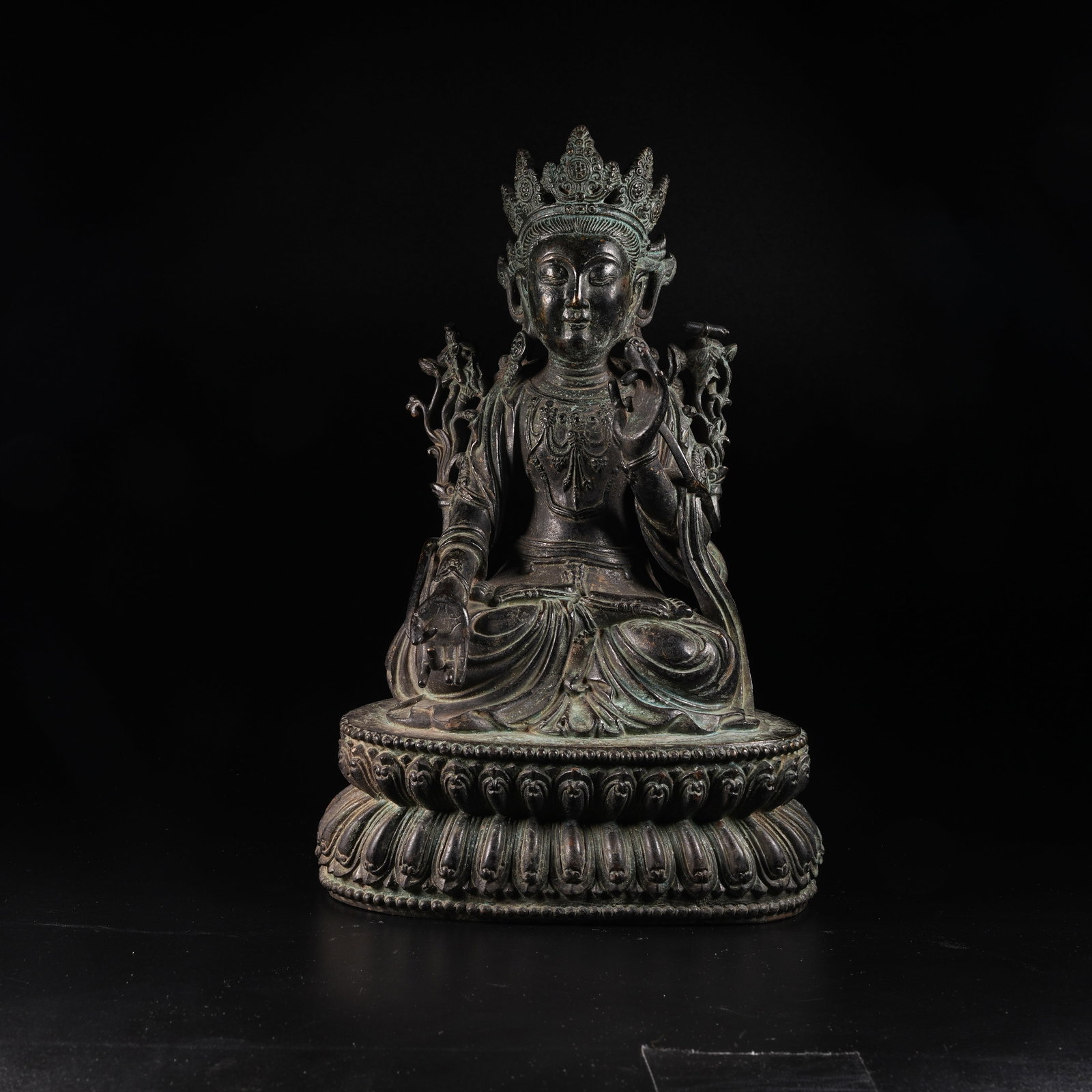 A BRONZE BODHISATTVA STATUE (1 of 9)