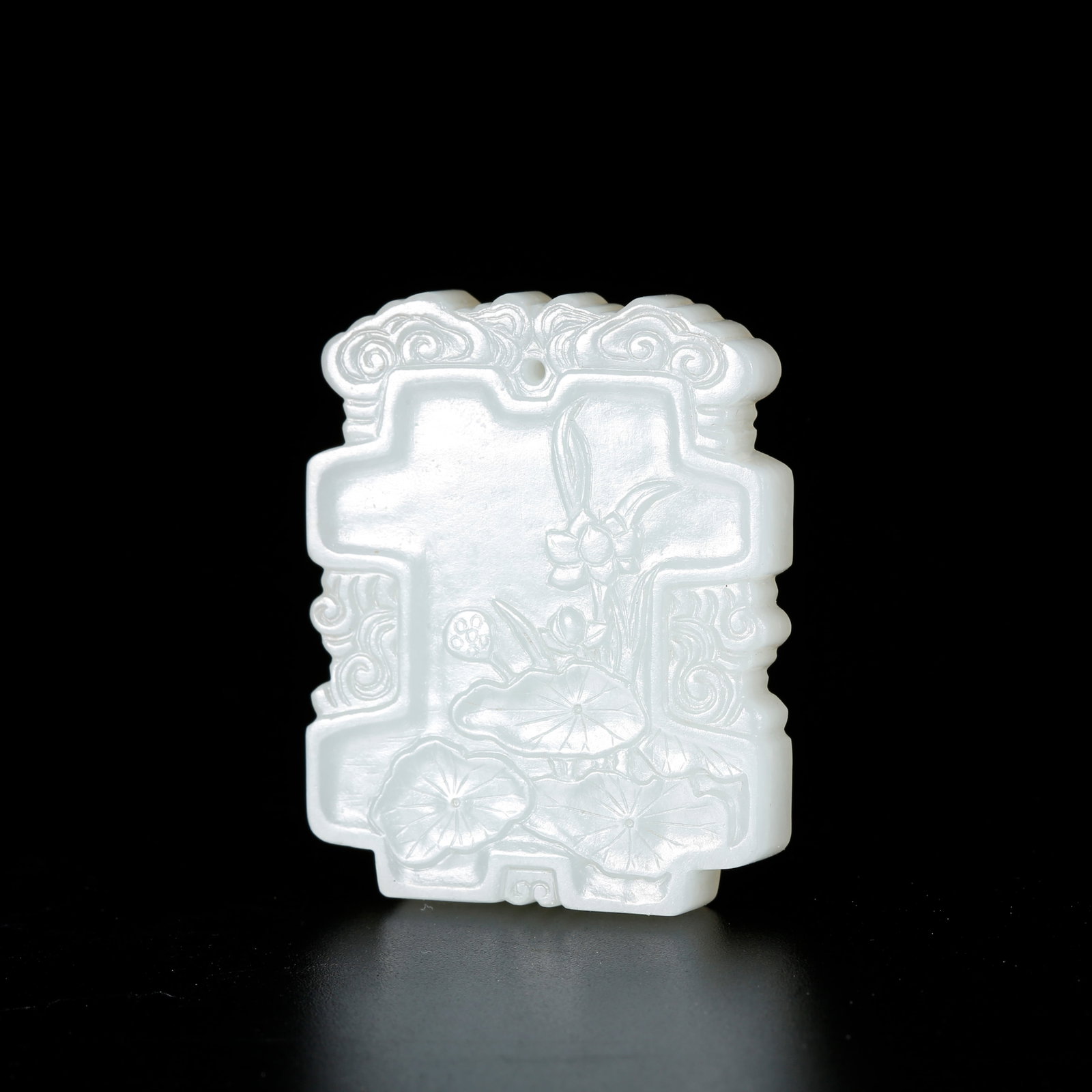 A HETIAN JADE FLORAL PATTERN PLAQUE: Hetian Jade Floral Pattern Plaque