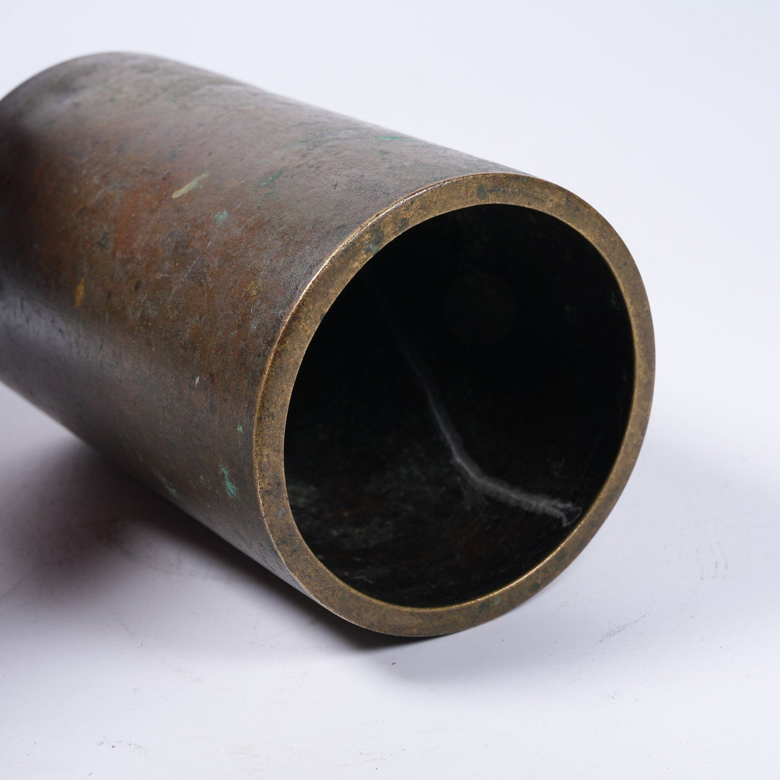 A BRONZE BRUSH POT - 8