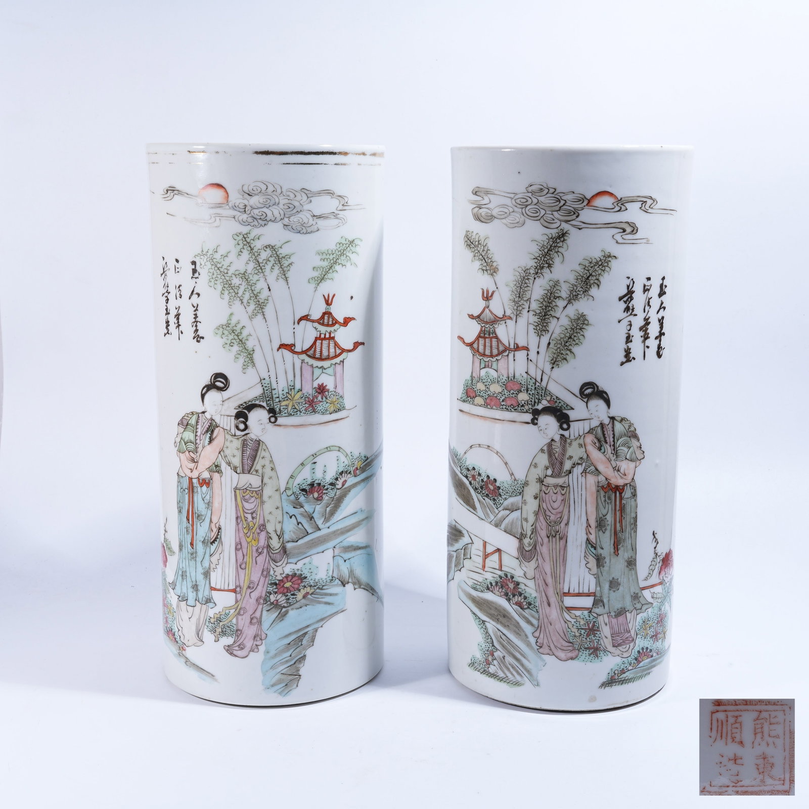 A SET OF WUCAI HAT BARRELS WITH COURTYARD BEAUTY PATTERN: Set of Wucai Hat Barrels with Courtyard Beauty Pattern