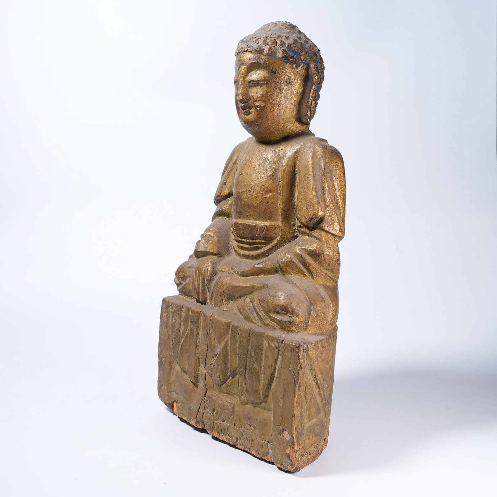 A GILT LACQUER BUDDHA STATUE - 6