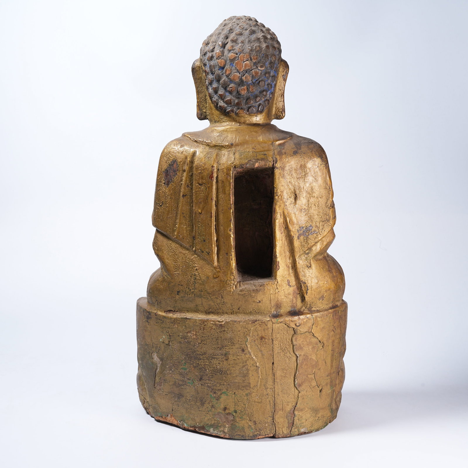 A GILT LACQUER BUDDHA STATUE - 7