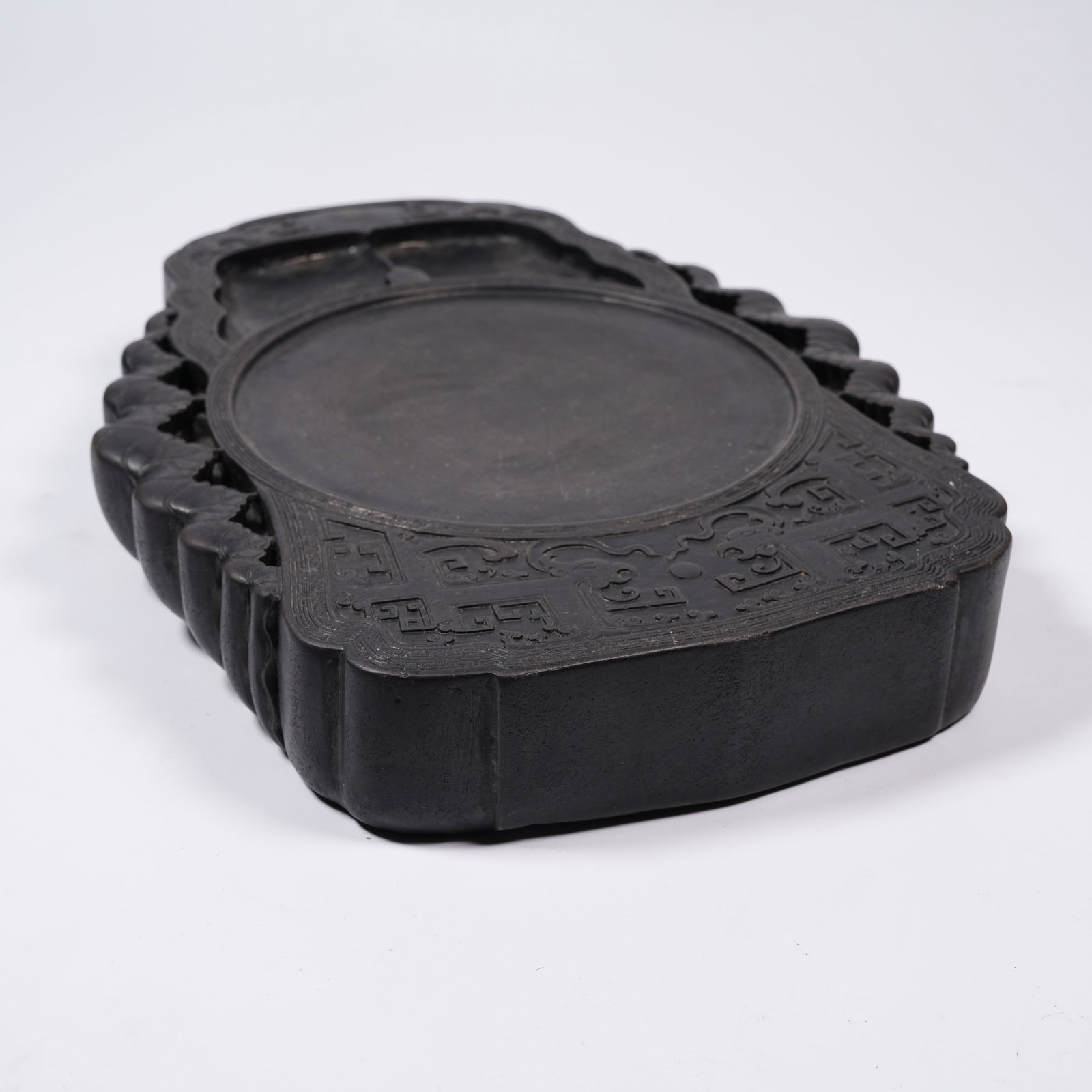 A DUAN STONE COILED DRAGON PATTERN INKSTONE - 4
