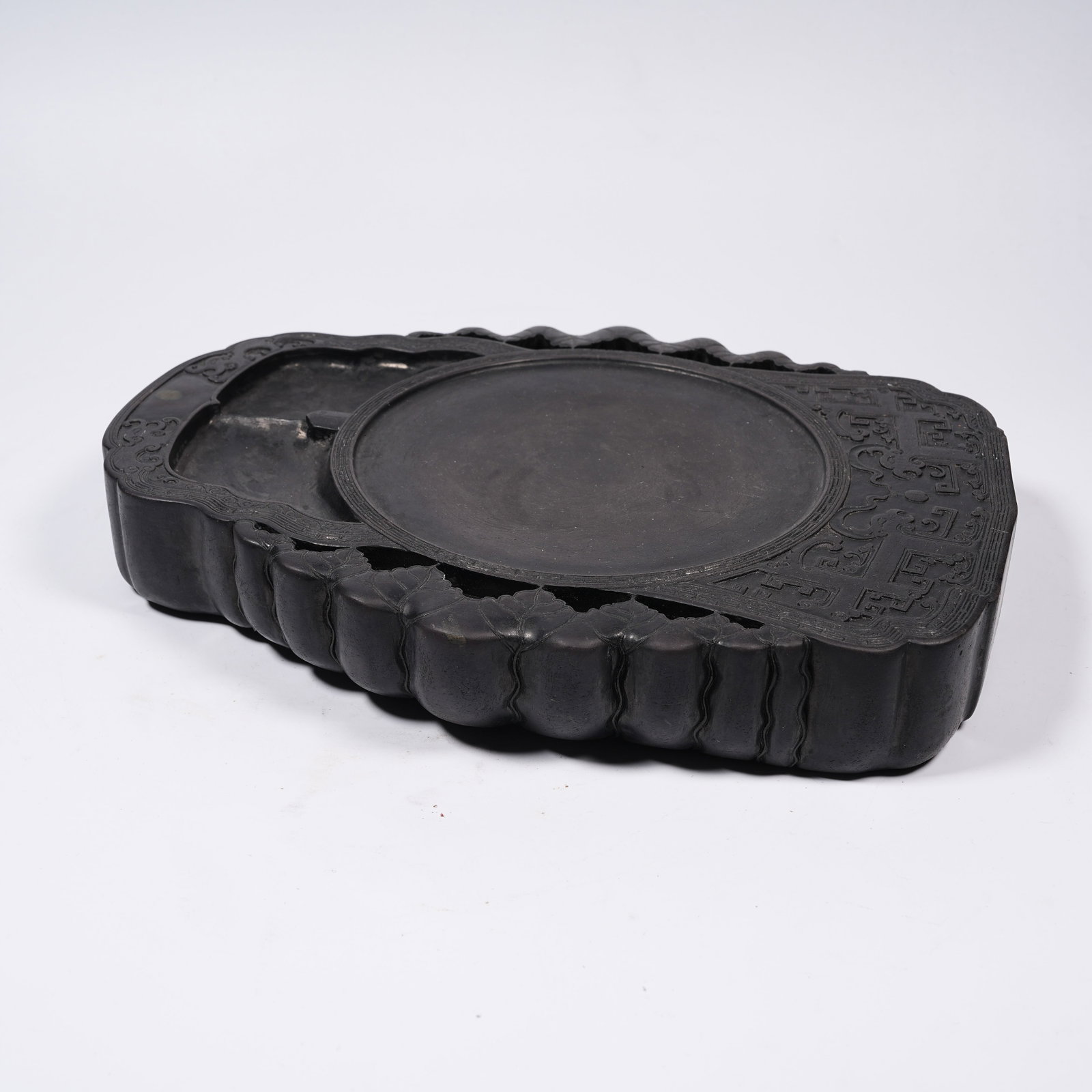 A DUAN STONE COILED DRAGON PATTERN INKSTONE - 5