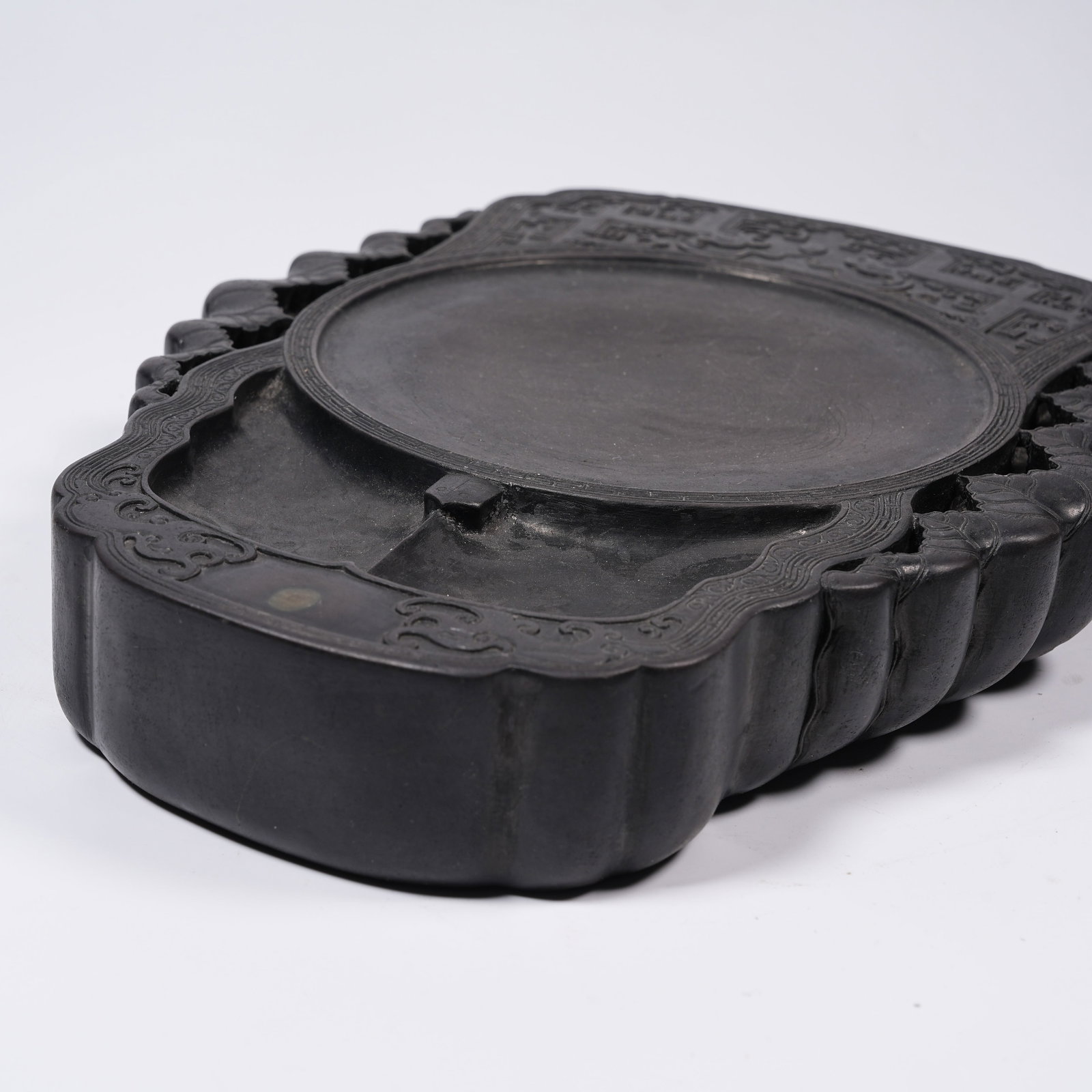 A DUAN STONE COILED DRAGON PATTERN INKSTONE - 6
