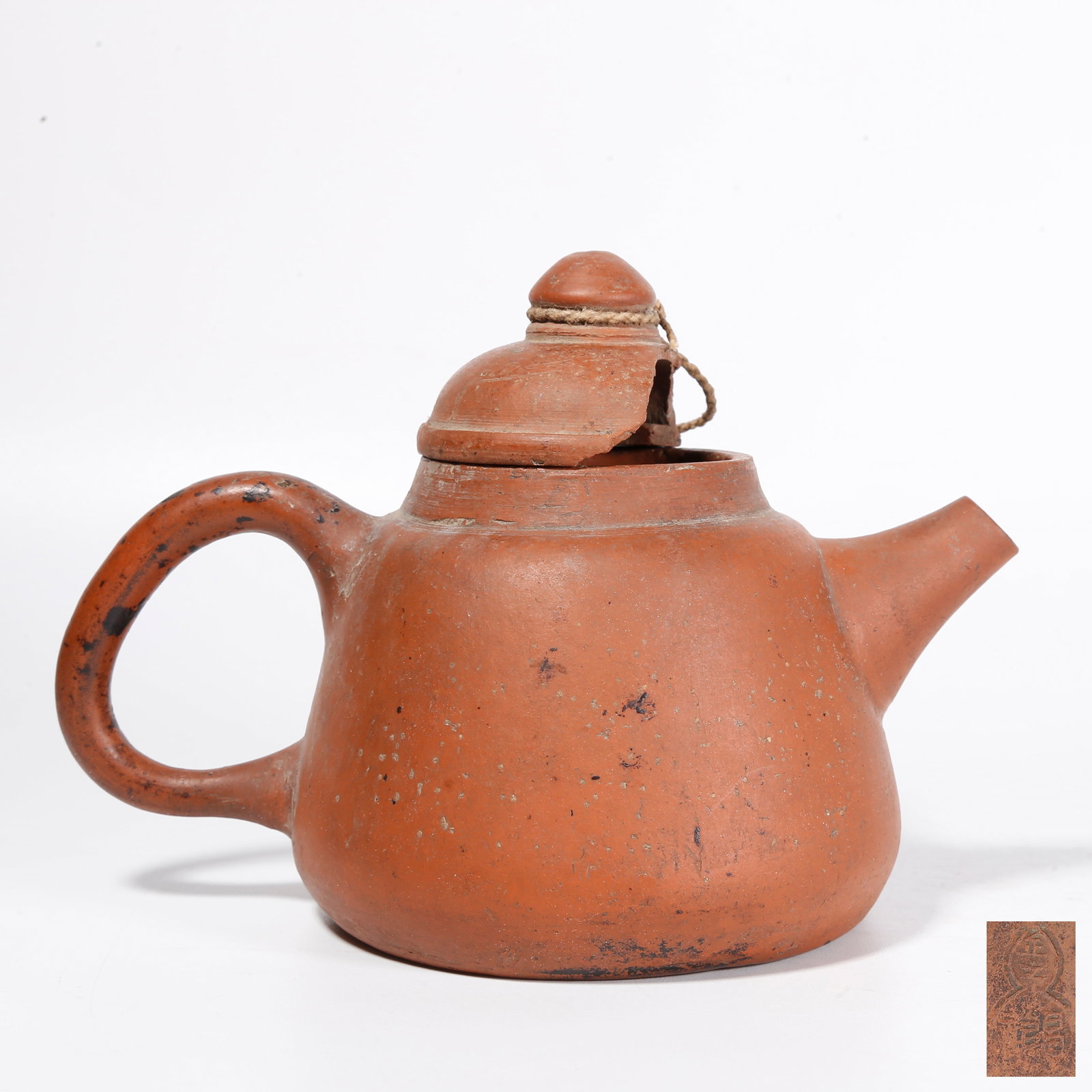 A YIXING ZISHA EWER: Yixing Zisha Ewer