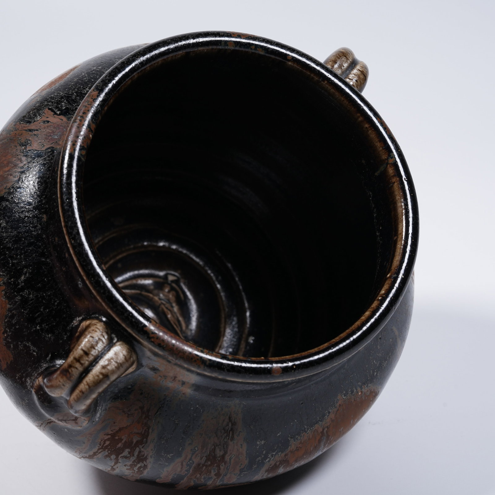 A CIZHOU KILN IRON-RUST PATTERN DOUBLE-LOOP JAR - 8