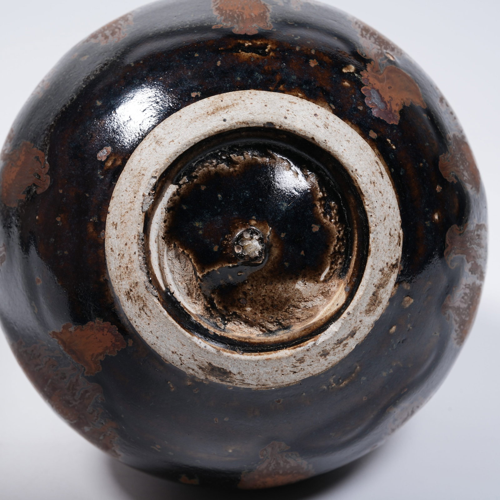 A CIZHOU KILN IRON-RUST PATTERN DOUBLE-LOOP JAR - 9
