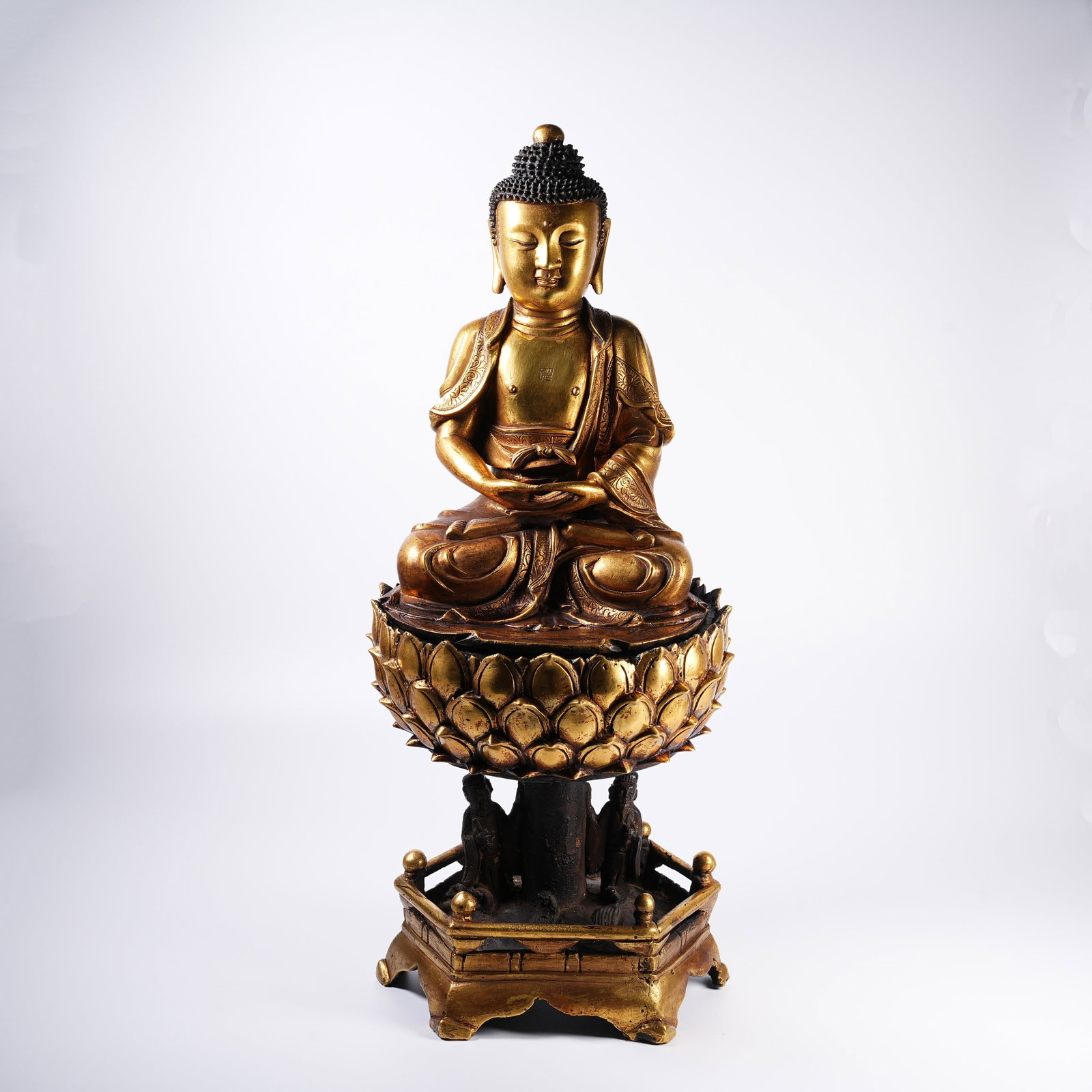 A GILT BRONZE AMITABHA BUDDHA STATUE (1 of 9)