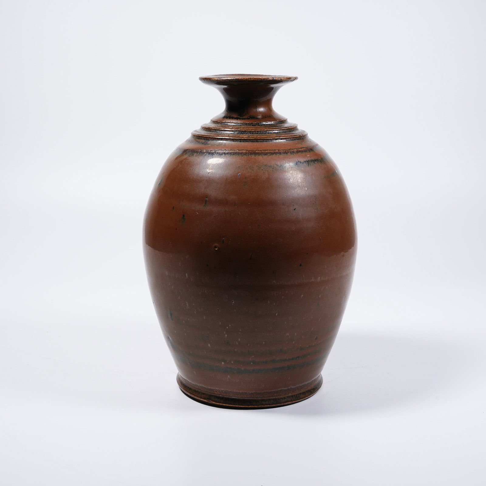 A PURPLE-GOLD GLAZE PLUM VASE (1 of 9)
