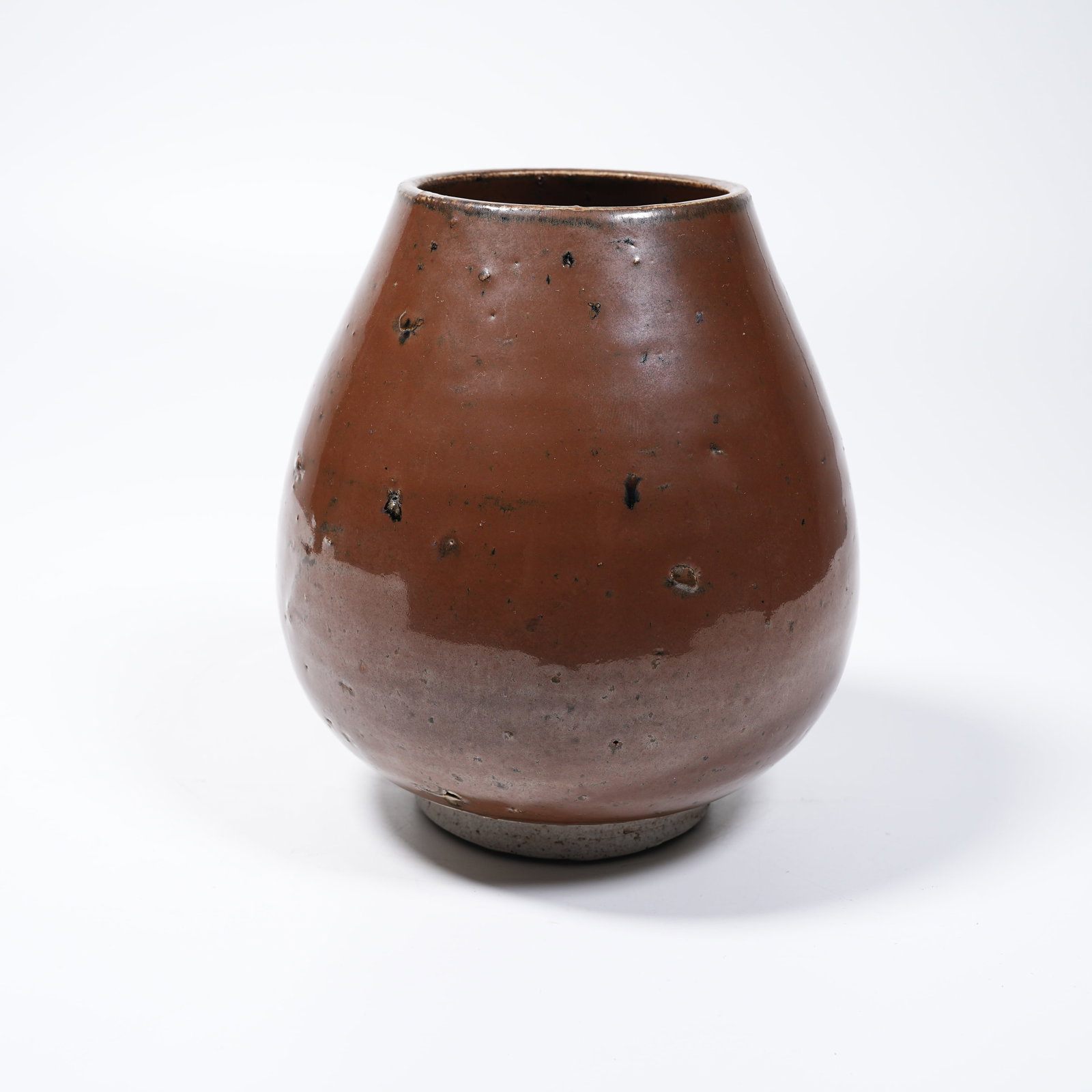 A PURPLE-GOLD GLAZE HEART-SHAPED JAR: Purple-gold Glaze Heart-shaped Jar
