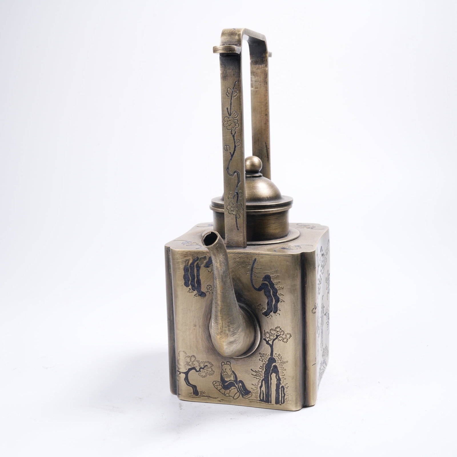 A WHITE BRONZE LOOP-HANDLE EWER WITH SCHOLARS UNDER PINE PATTERN - 2