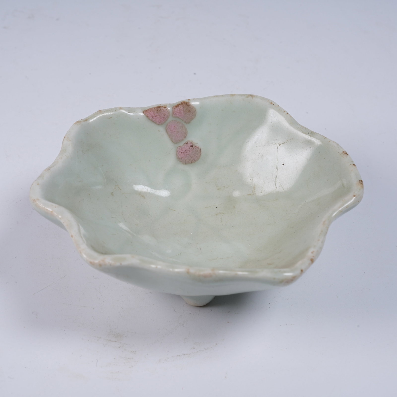 A CELADON LEAF-SHAPED WASHER (1 of 9)