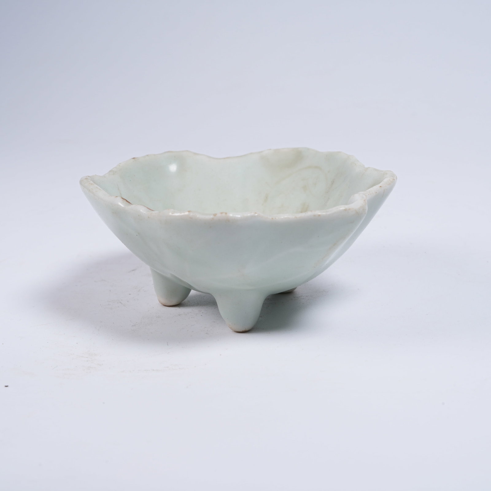 A CELADON LEAF-SHAPED WASHER - 5