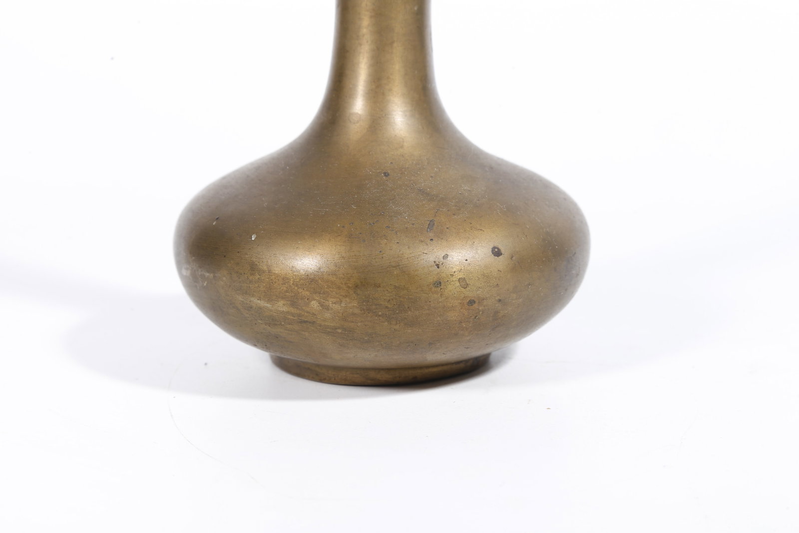 A BRONZE VASE - 3