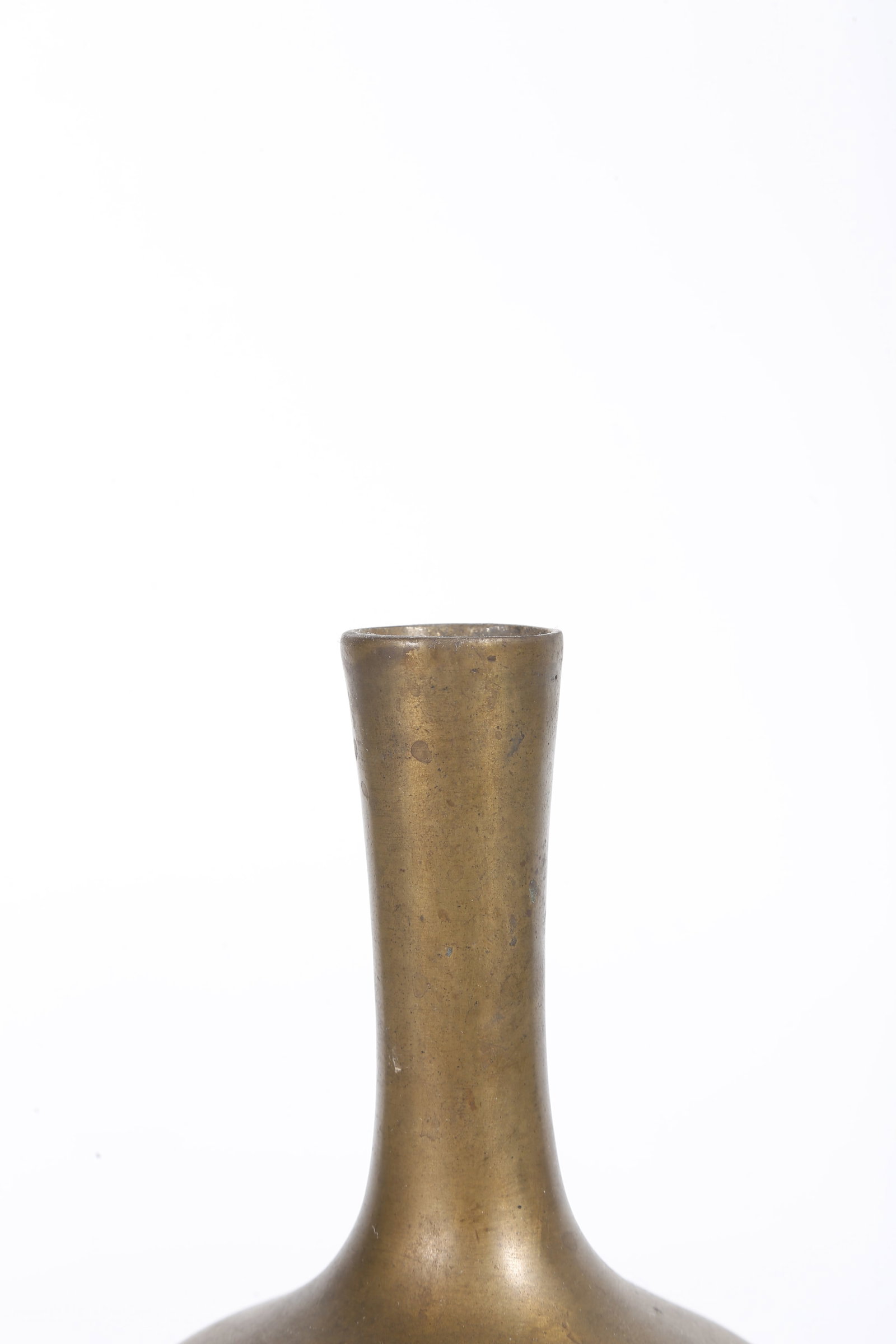 A BRONZE VASE - 7
