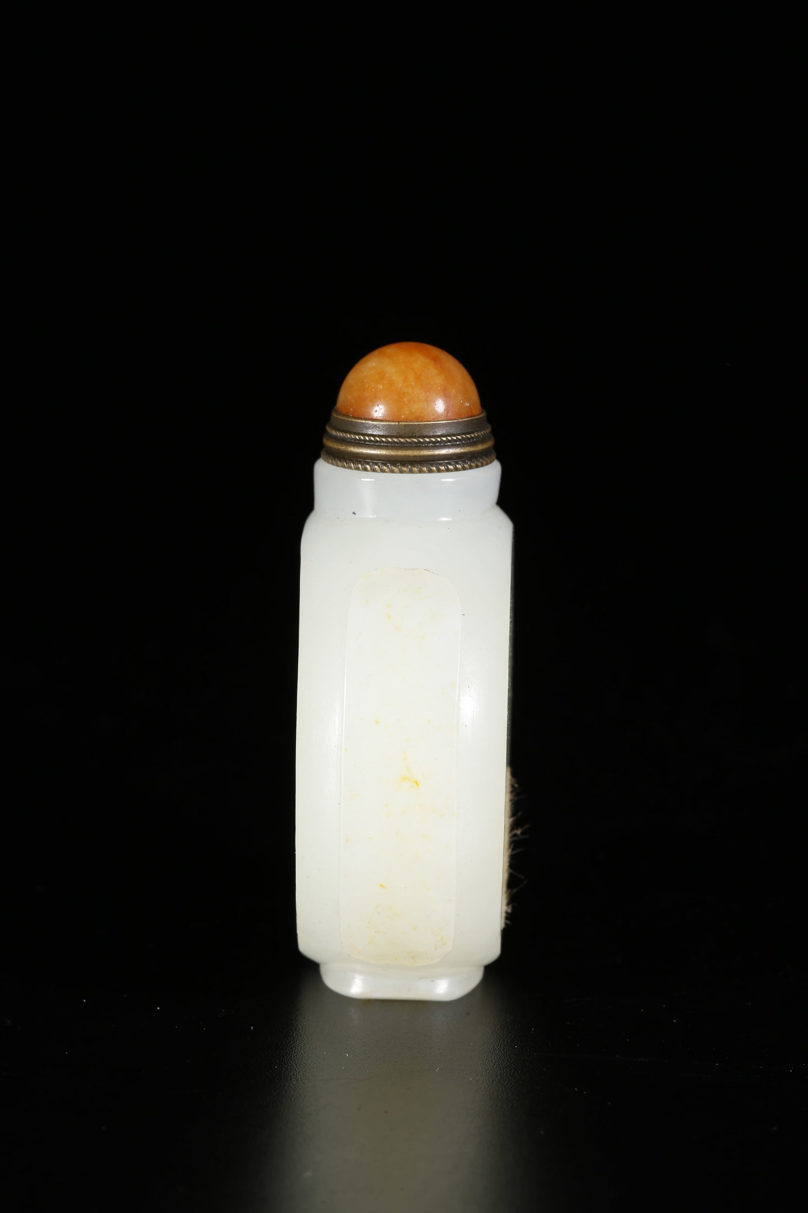 A HETIAN JADE SNUFF BOTTLE - 3