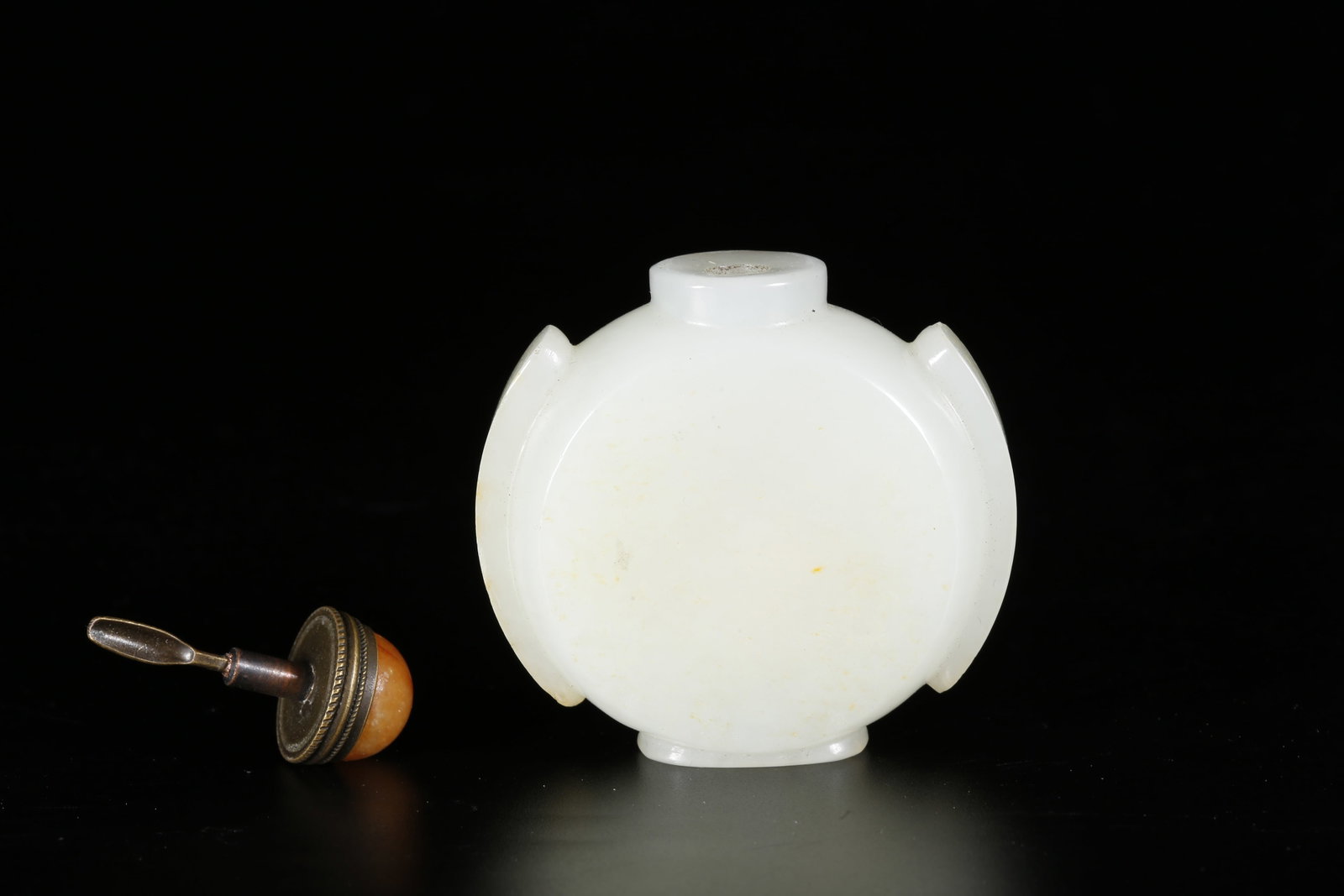 A HETIAN JADE SNUFF BOTTLE - 6