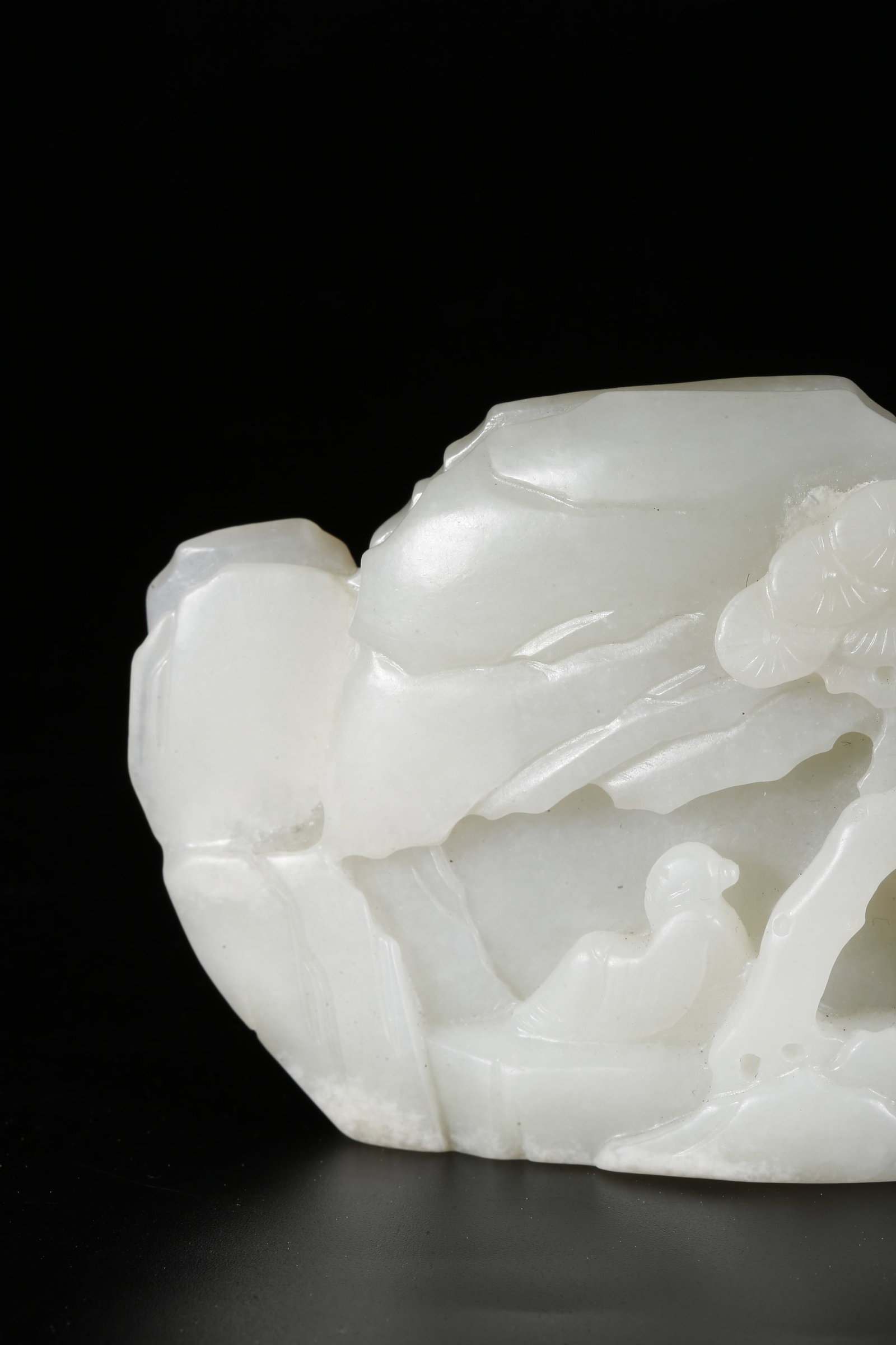 A HETIAN JADE MOUNTAIN FIGURINE ORNAMENT - 2