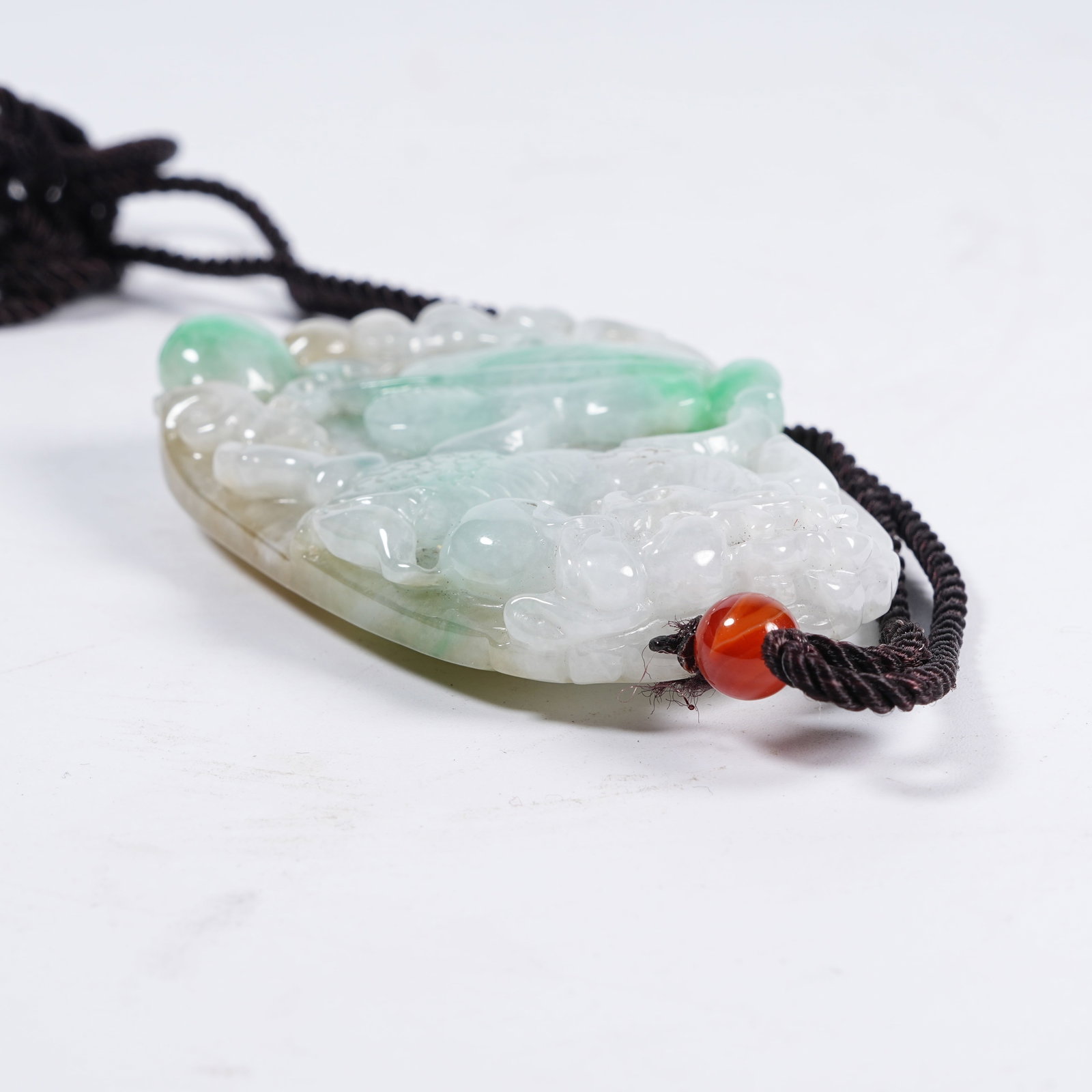 A JADEITE KYLIN AUSPICIOUS PATTERN PENDANT - 7
