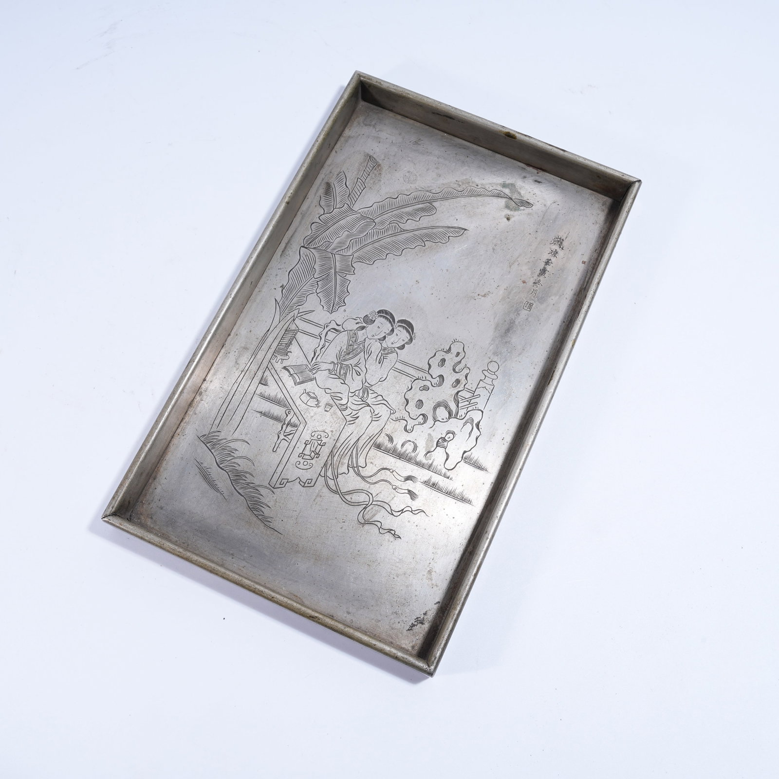 A WHITE BRONZE INCENSE PLATE WITH COURTYARD BEAUTY PATTERN (1 of 10)
