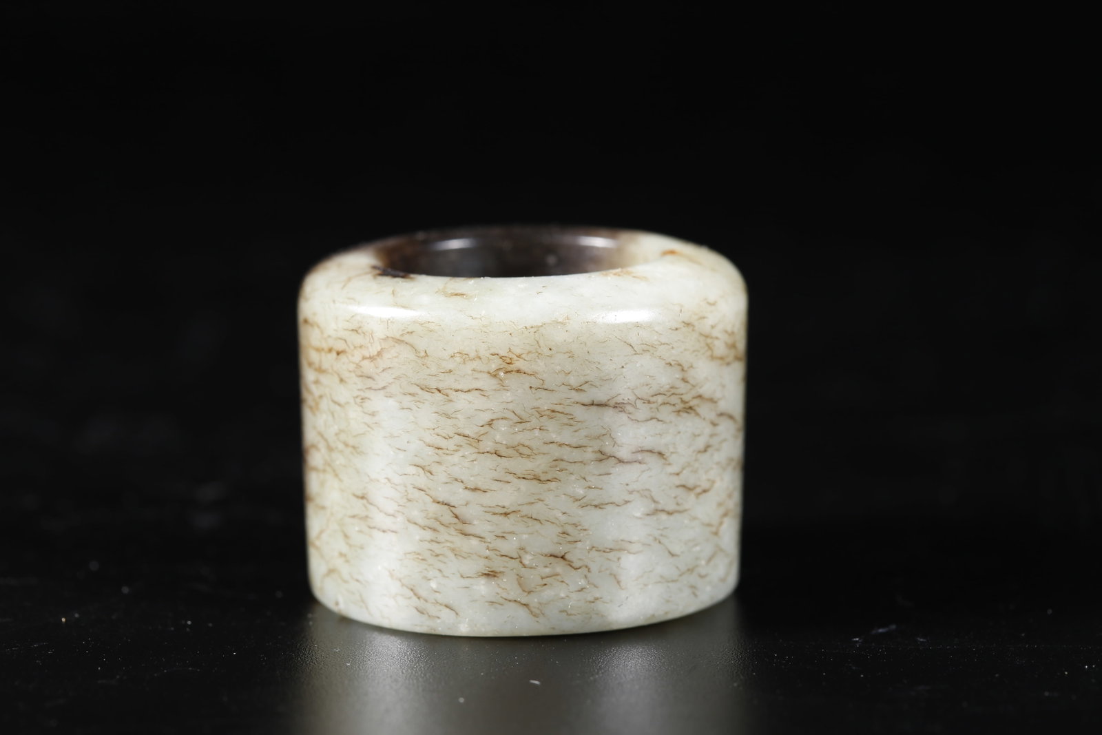 A HETIAN JADE THUMB RING - 3