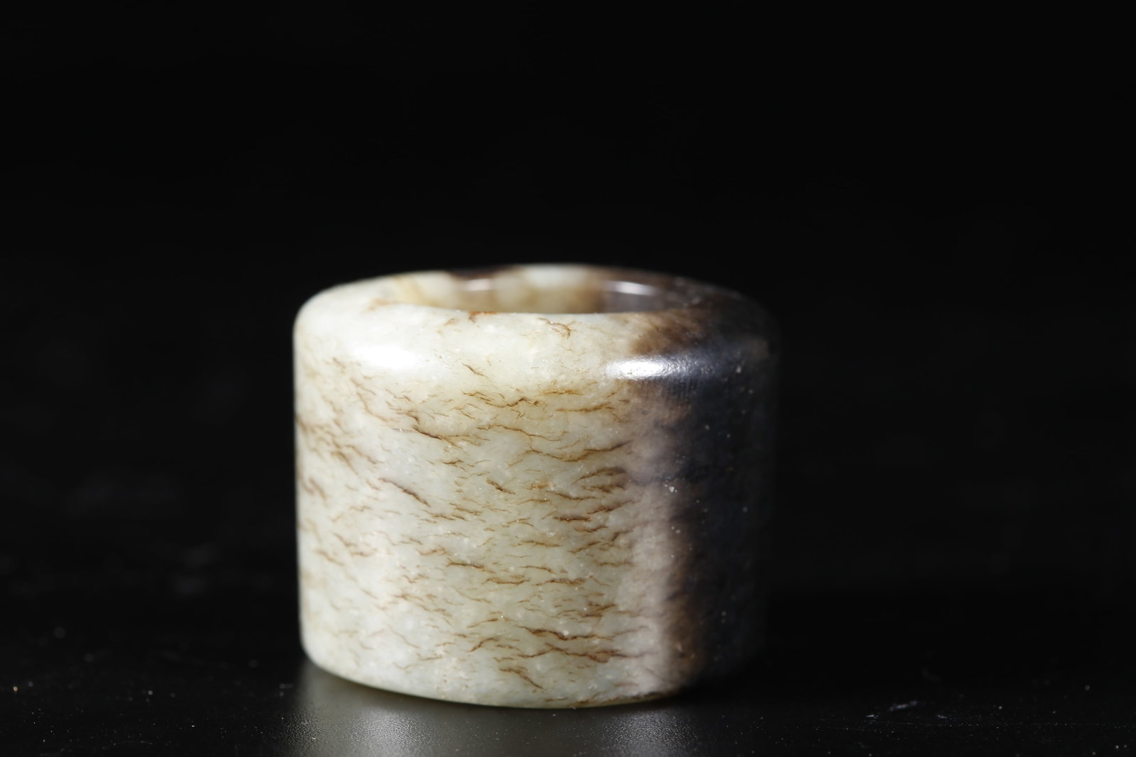 A HETIAN JADE THUMB RING - 4