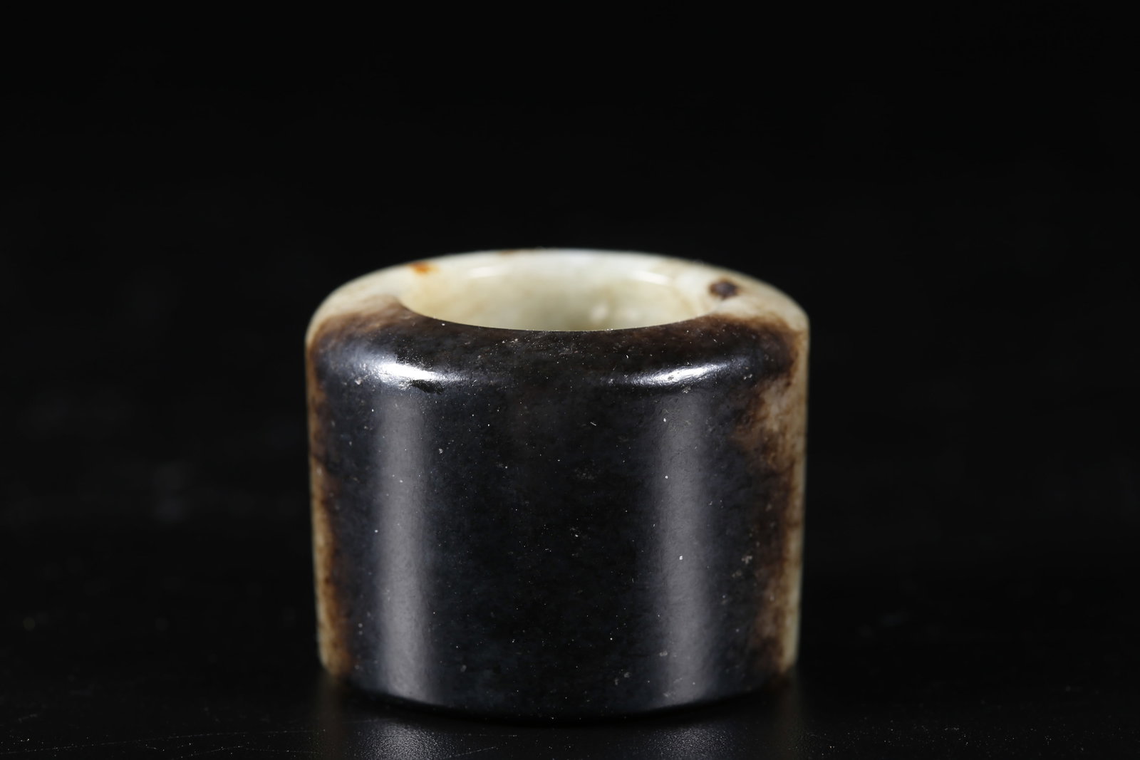 A HETIAN JADE THUMB RING - 5