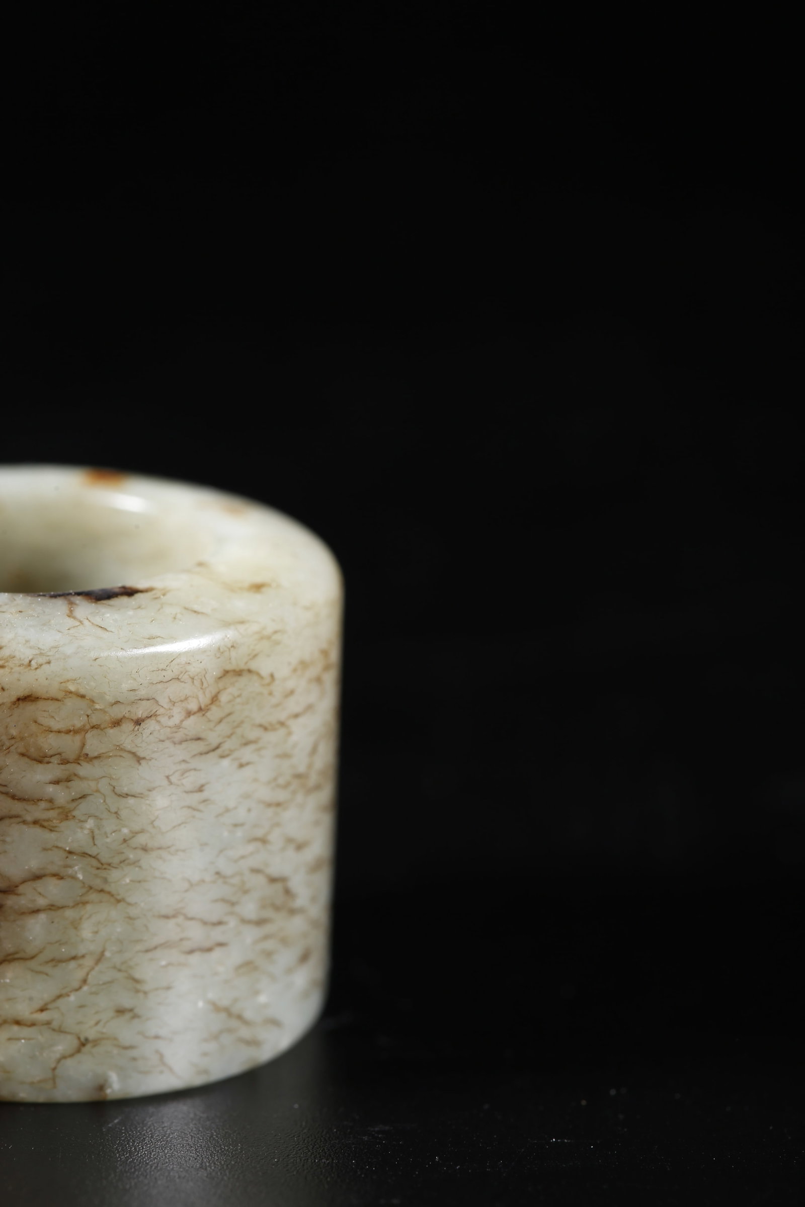 A HETIAN JADE THUMB RING - 6