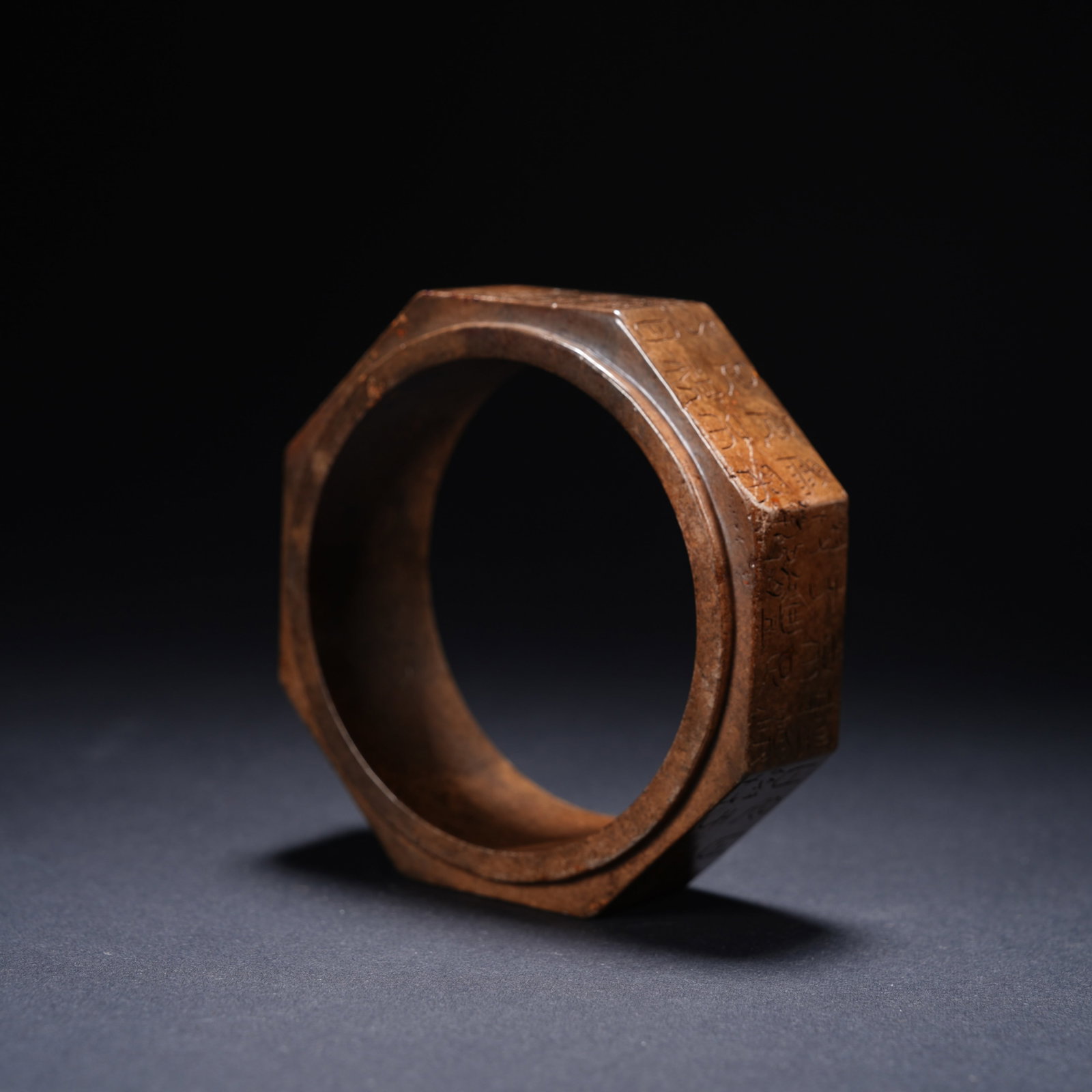 A ANCIENT JADE INSCRIBED OCTAGONAL BRACELET - 5