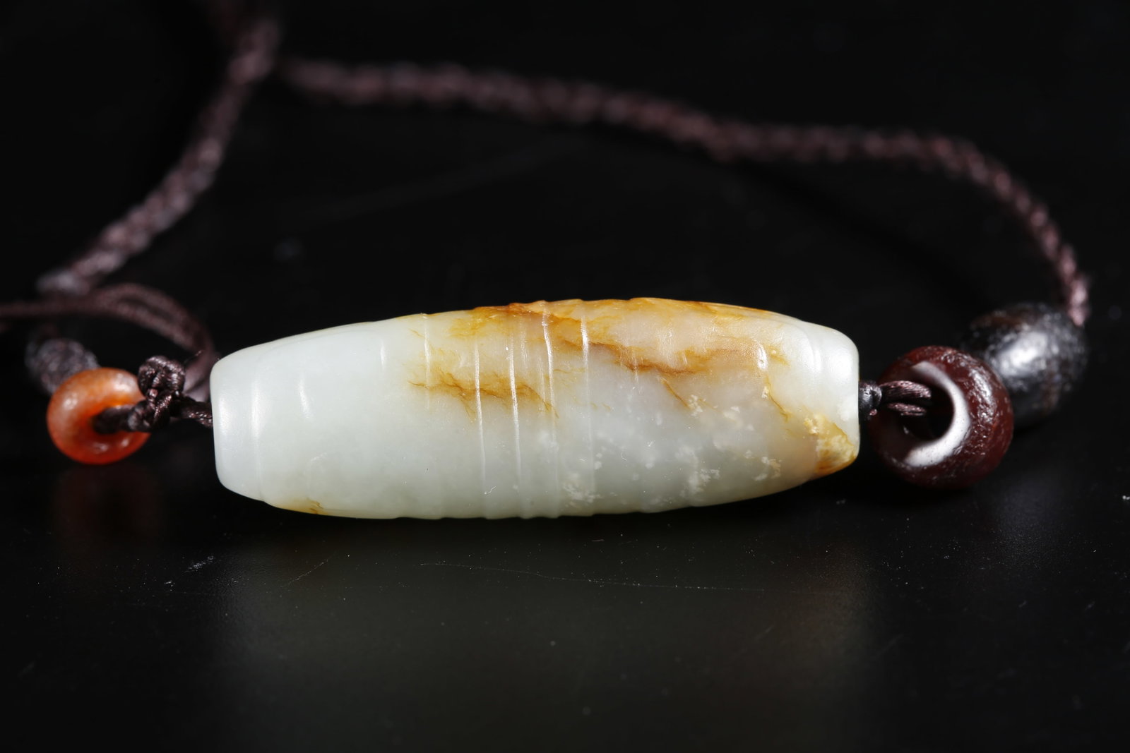 A HETIAN JADE PENDANT - 10