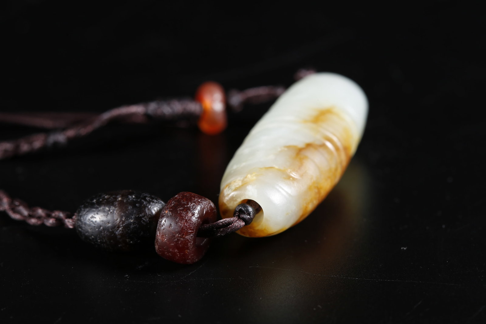 A HETIAN JADE PENDANT - 6