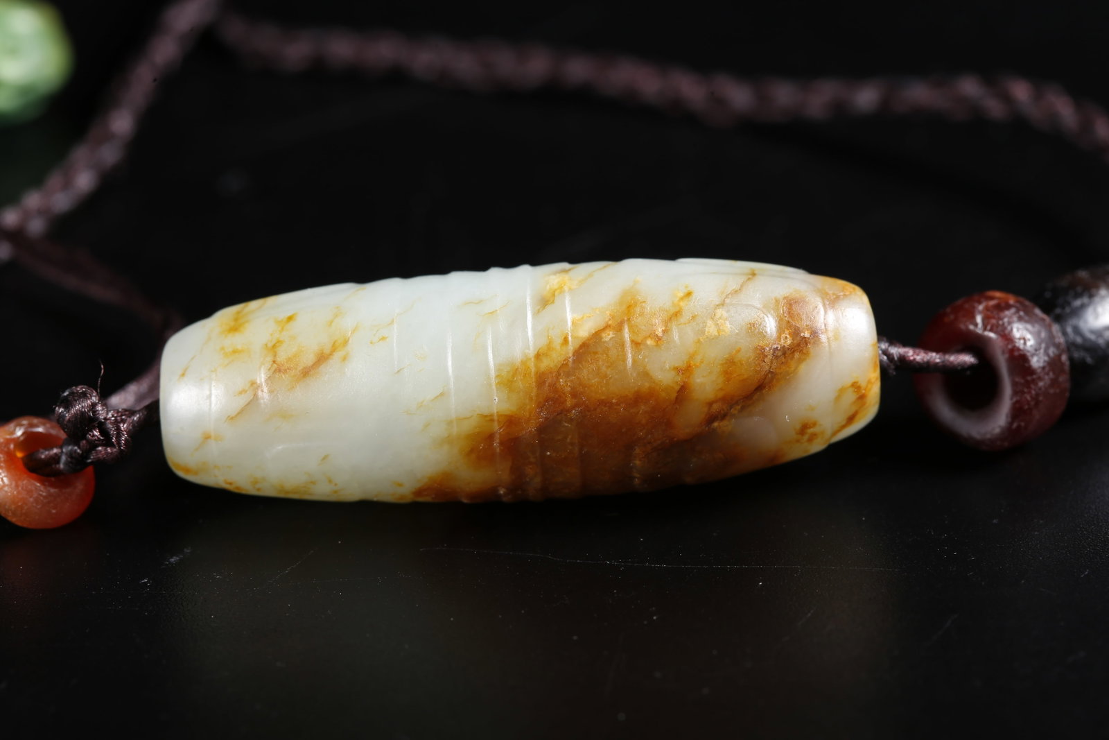 A HETIAN JADE PENDANT - 9
